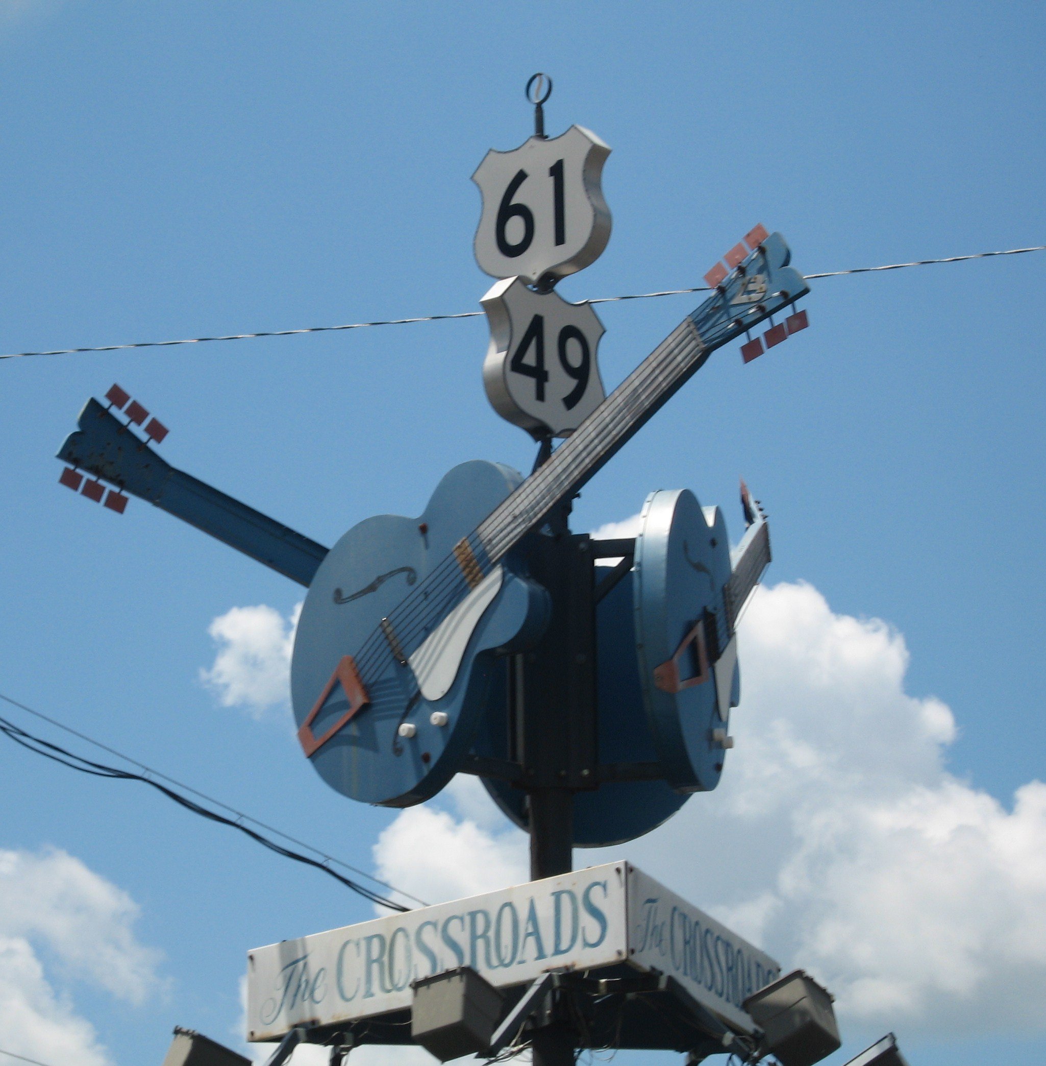 "The Crossroads", where Robert Johnson supposedly sold his soul to the Devil at Clarksdale, Mississippi | Photo: Joe Mazzola, ClarksdaleMS Crossroads, CC BY-SA 2.0