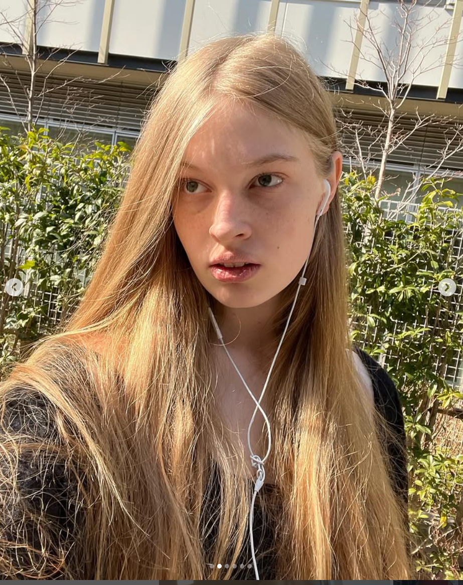 Vivian Wilson with a candid expression as she looks into the camera, dated March 30, 2025 | Source: Instagram/vivllainous