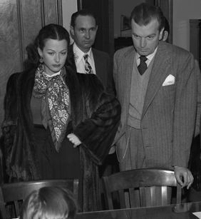 Hedy LaMarr and John Loder in courtroom, confronting men suspected of robbing their house in Los Angeles. | Source: Getty Images