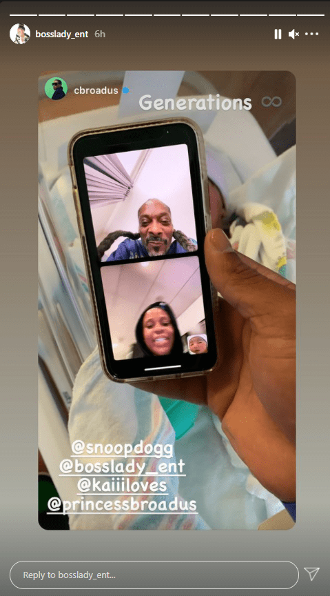 Screenshot of photo of video call between Snoop Dogg, Shante Broadus, and newborn Chateau Luna Broadus. | Source: Instagram/bosslady_en