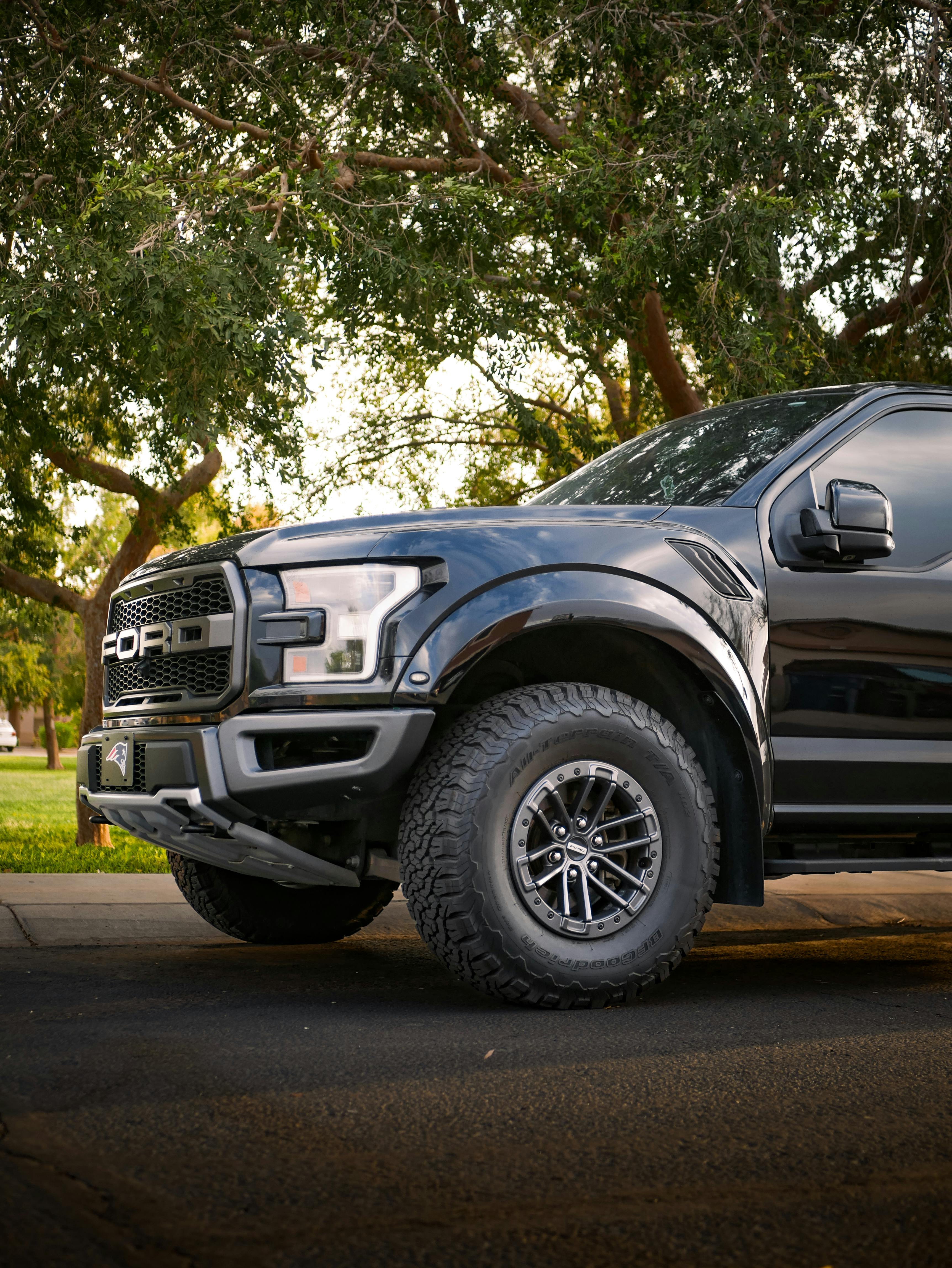 A parked truck | Source: Pexels