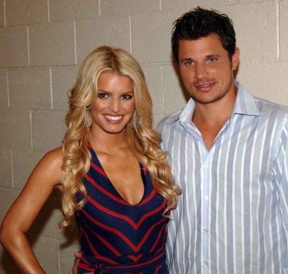 Jessica Simpson and Nick Lachey during  Pre-Game Performance at FedEx Field. | Photo:Getty Images