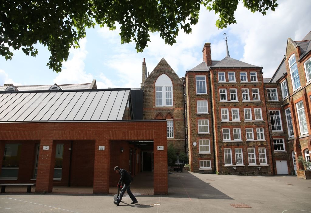 L'enceinte d'un lycée. l Source : Getty Images