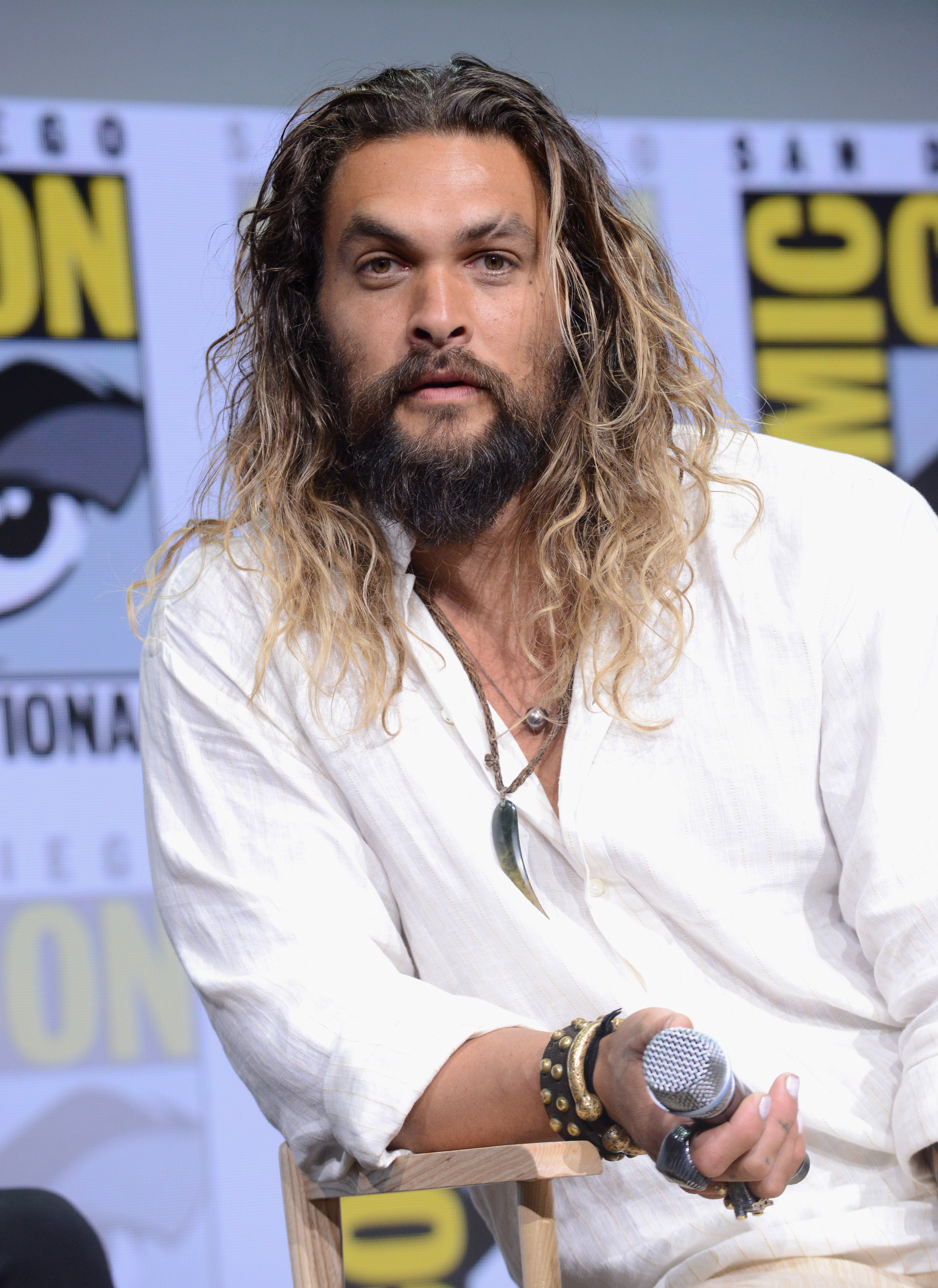 Jason Momoa attends the "Justice League" presentation during Comic-Con International 2017 on July 22, 2017 in San Diego, California | Source: Getty Images
