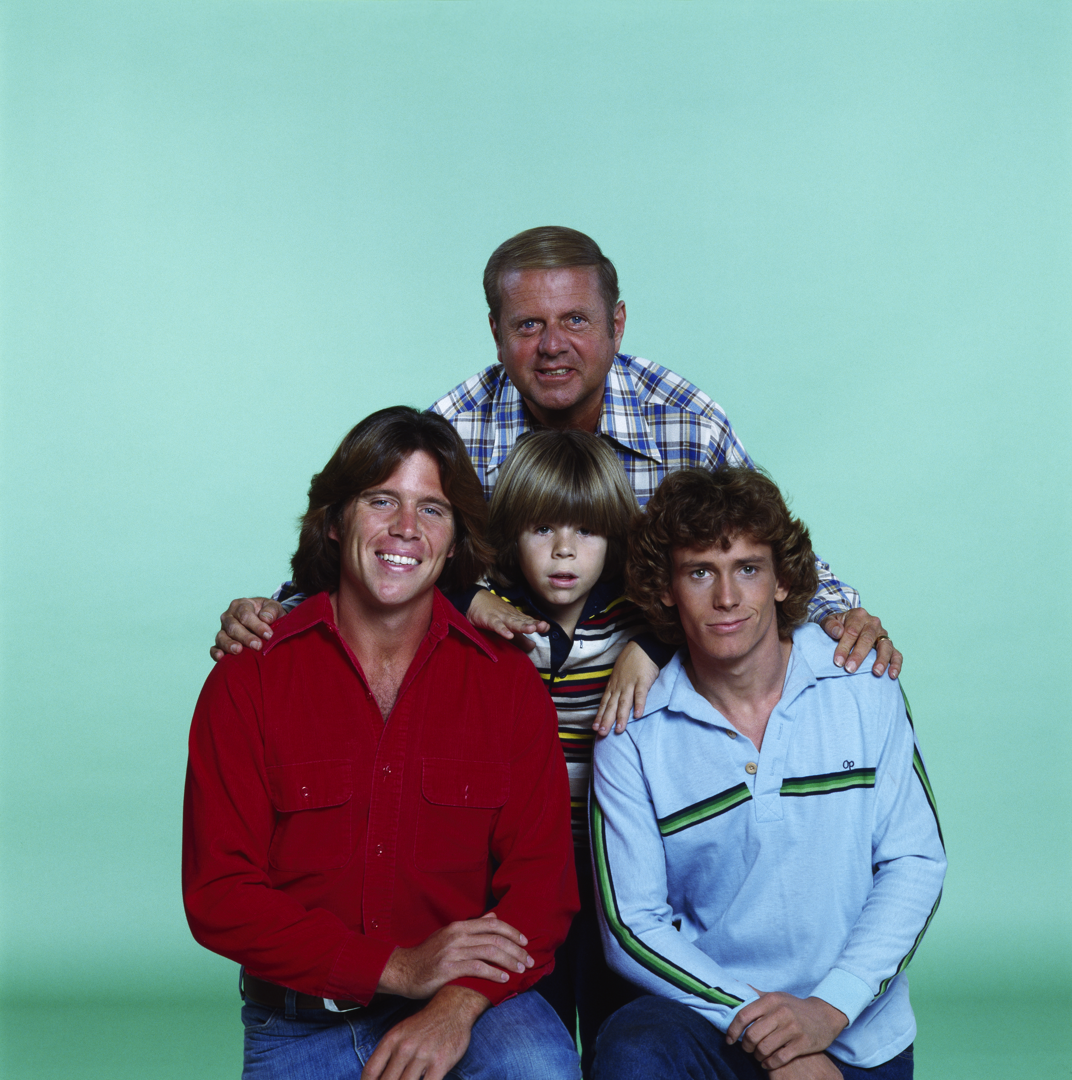 (Top) Dick Van Patten ( L-R) Grant Goodeve, Adam Rich and Willie Aames pictured on August 1, 1977 | Source: Getty Images