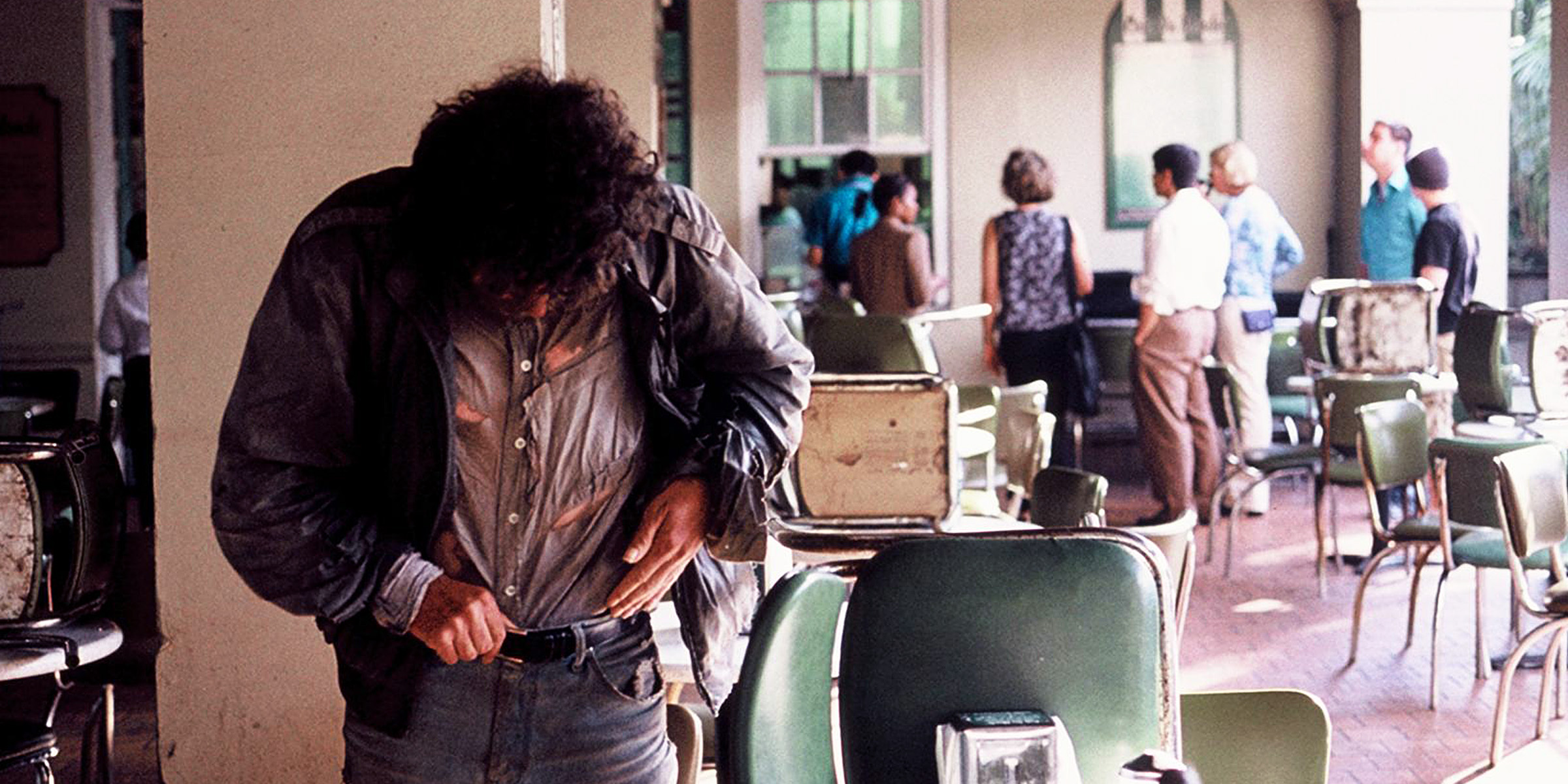 A man looking homeless | Source: Flickr