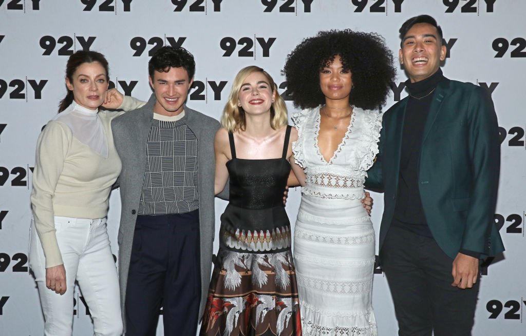  Michelle Gomez, Gavin Leatherwood, Kiernan Shipka, Jaz Sinclair and moderator Gabe Bergado attend a conversation for Netflix's "Chilling Adventures Of Sabrina" 2019| Photo: Getty Images