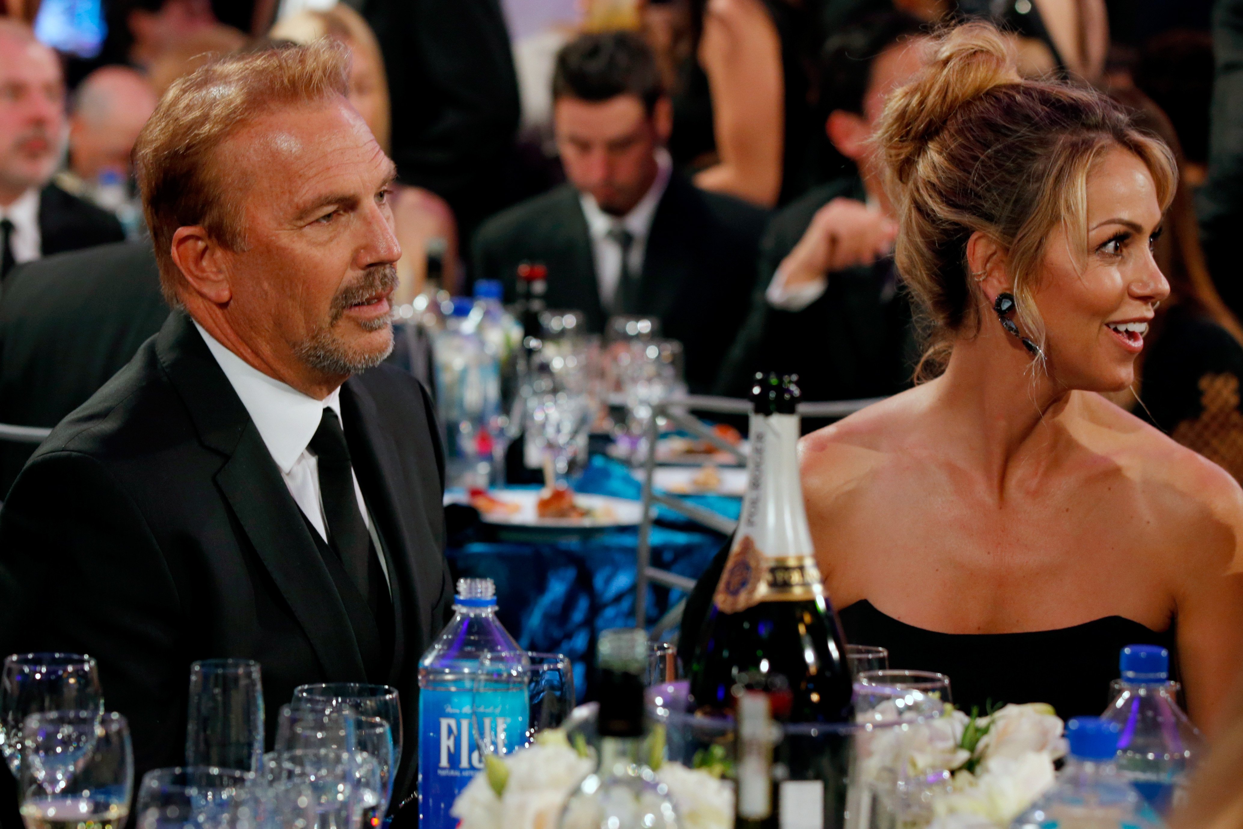 Kevin Costner ve Christine Baumgartner, 15 Ocak 2015'te California, Hollywood Palladium'da düzenlenen 20. Yıllık Eleştirmenlerin Seçimi Ödüllerinde. |  Kaynak: Getty Images