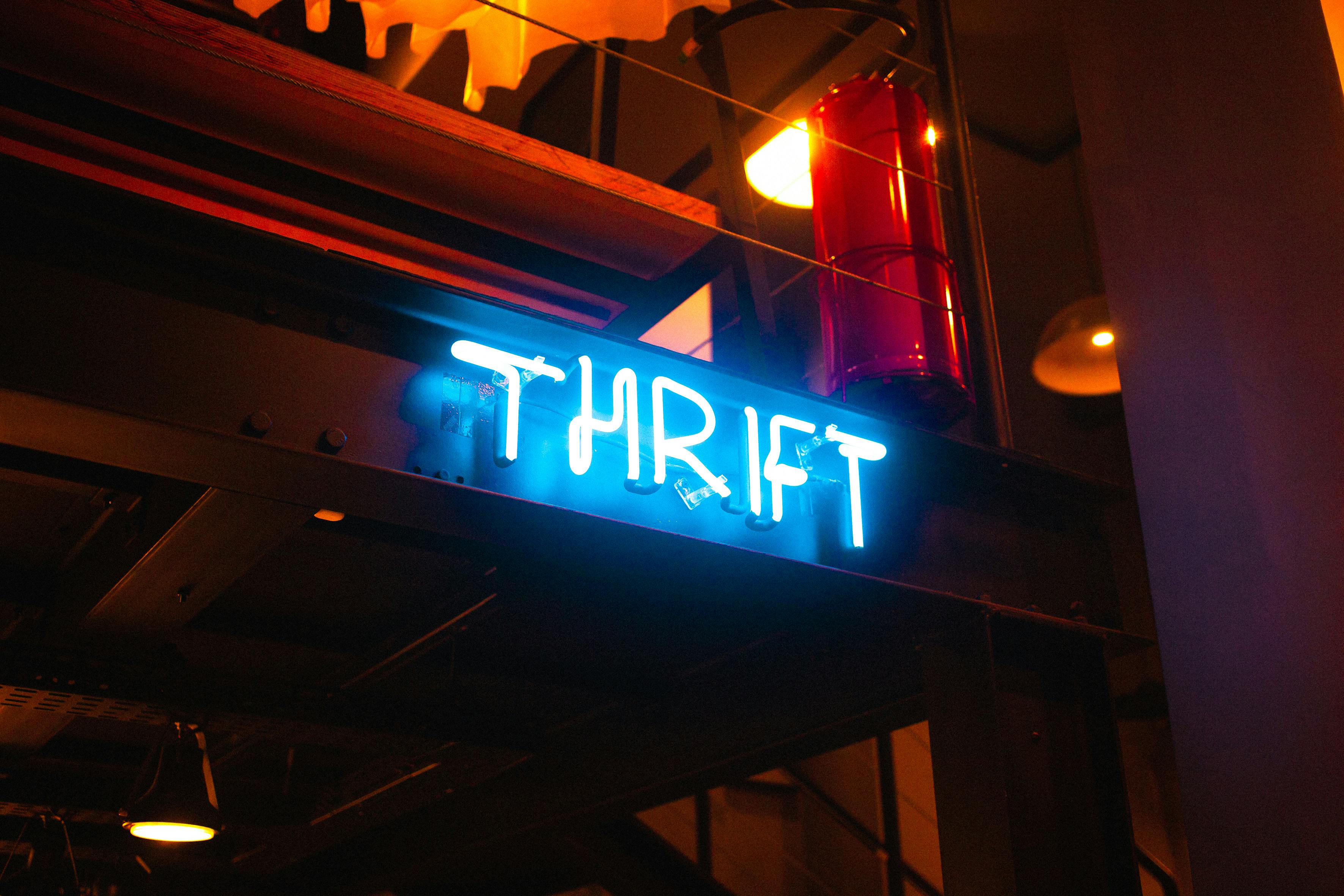 Thrift store sign | Source: Pexels