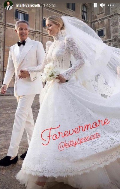 Kitty Spencer und ihr Ehemann Michael Lewis bei ihrer Hochzeit im Juli 2021. I Quelle: instagram.com/marcfrancisvandelli