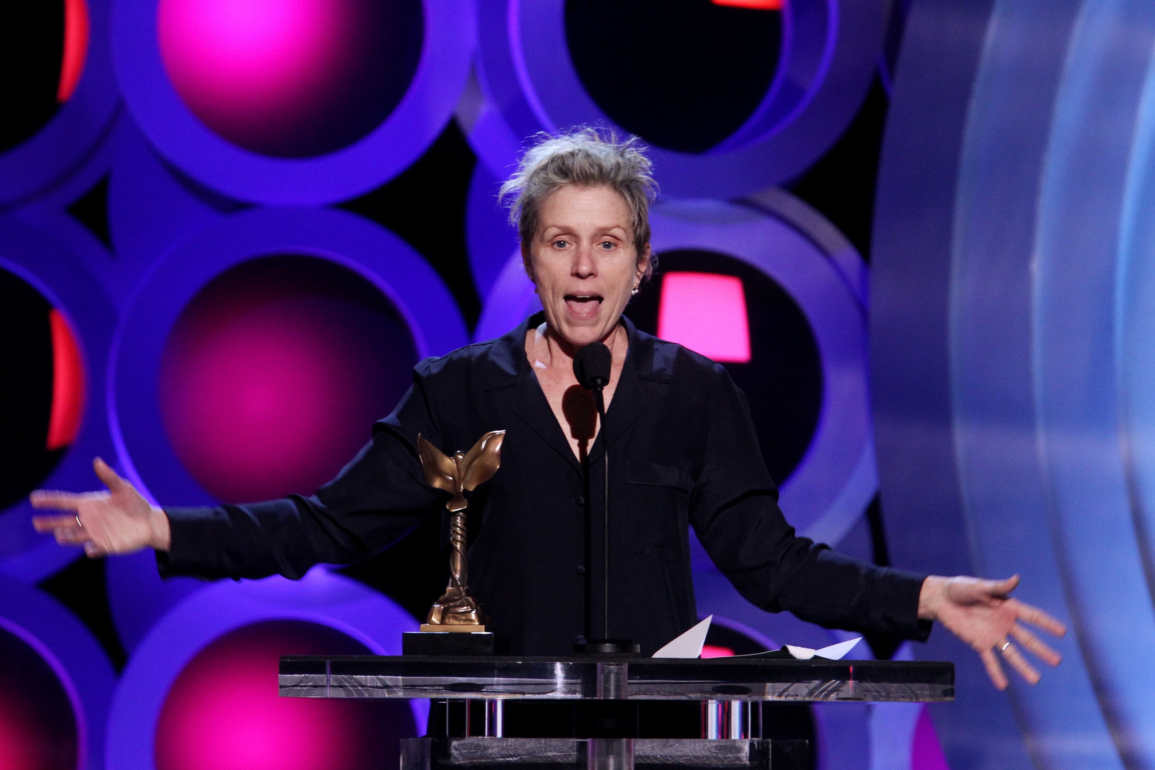 Frances McDormand accepts Best Female Lead onstage during the 2018 Film Independent Spirit Awards on March 3, 2018 | Photo: Getty Images