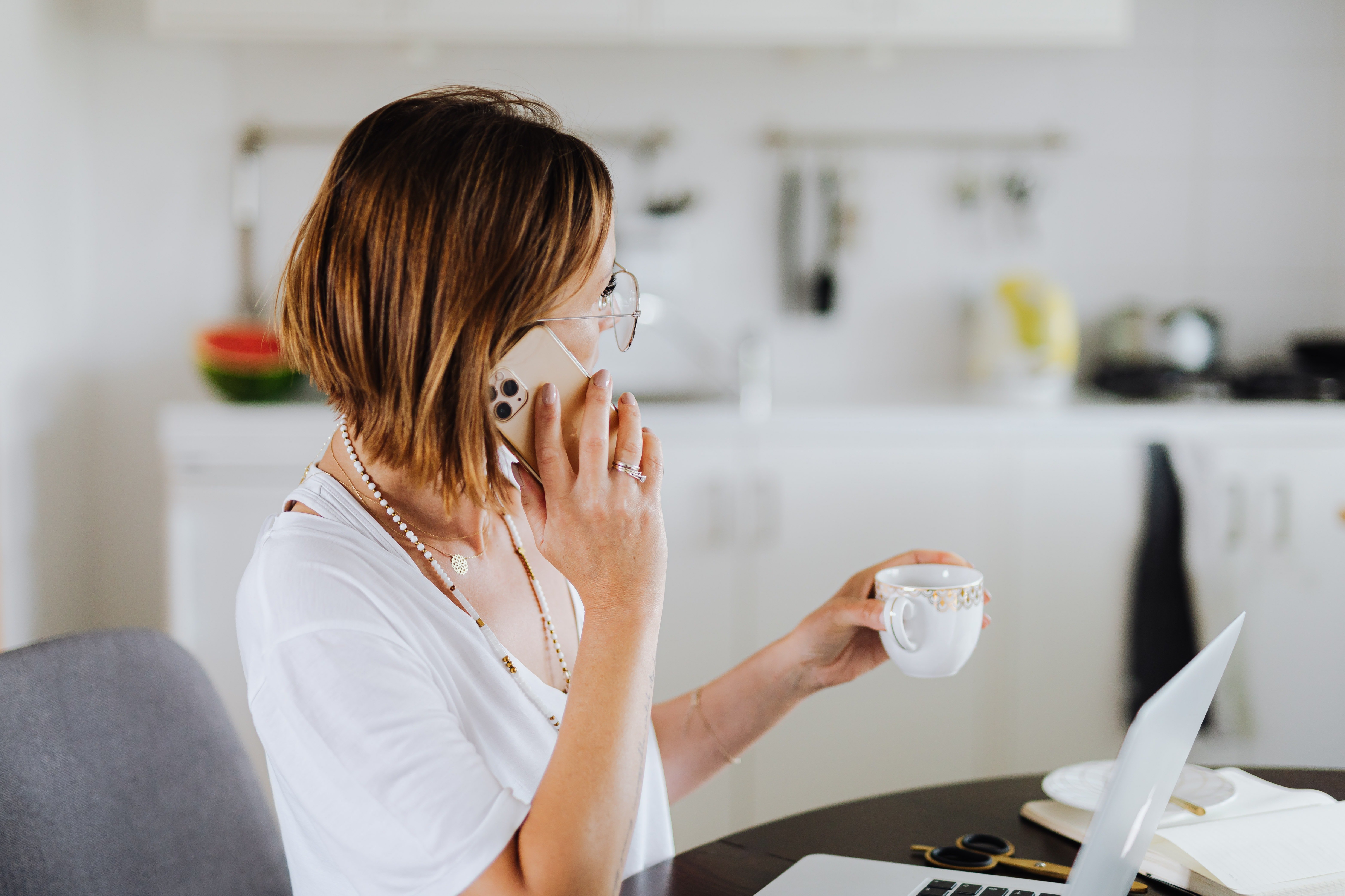 Mrs. Williams was surprised to hear that Brian wasn't eating in school. | Source: Pexels