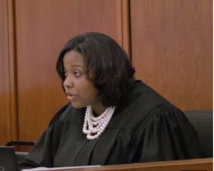 Chief Judge Tiffany Sellers in a court room | Photo: Youtube / VICE News