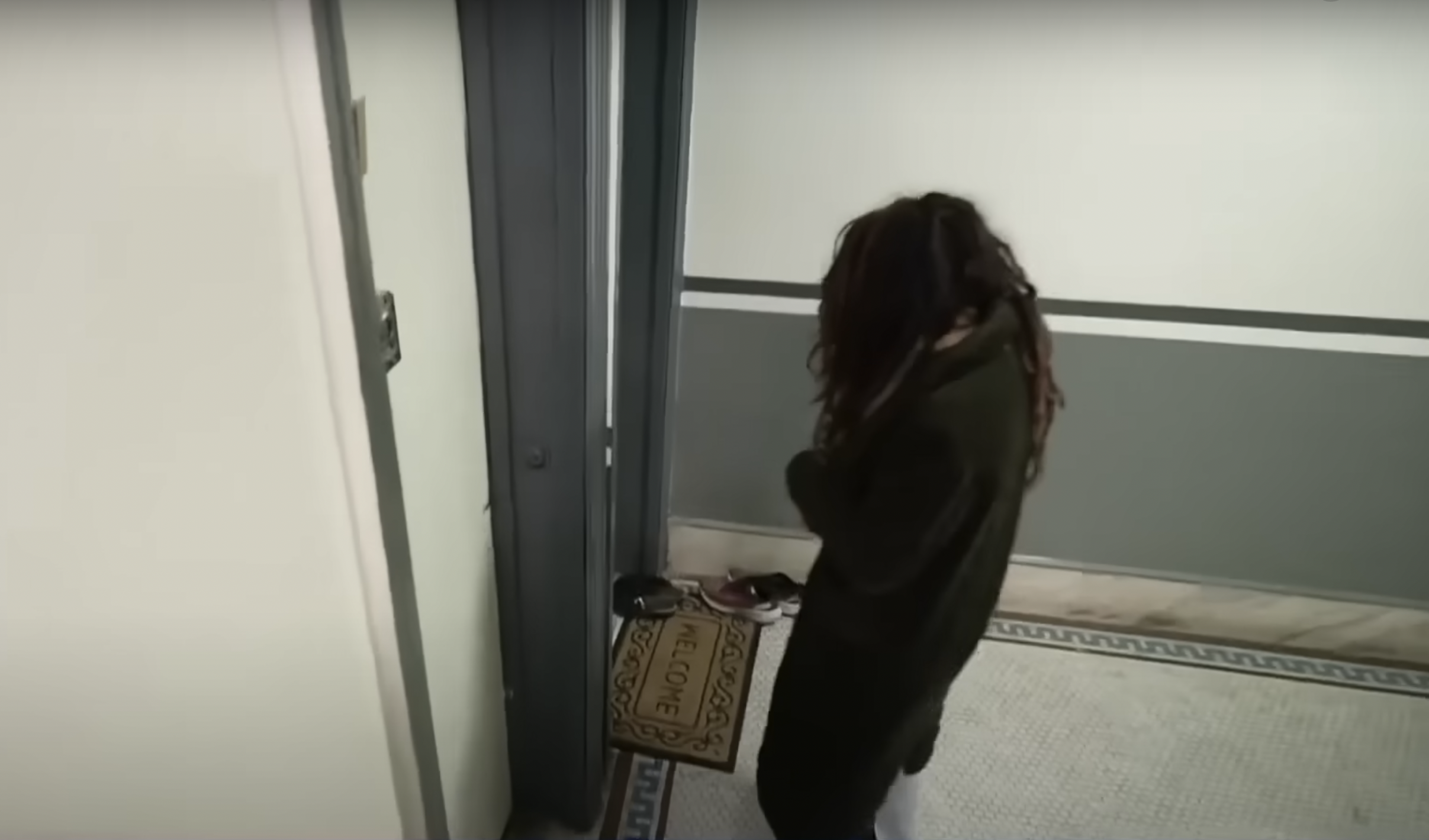 Adriana Alvarez on the first floor of her apartment building, dated March 2024 | Source: YouTube/NBC News