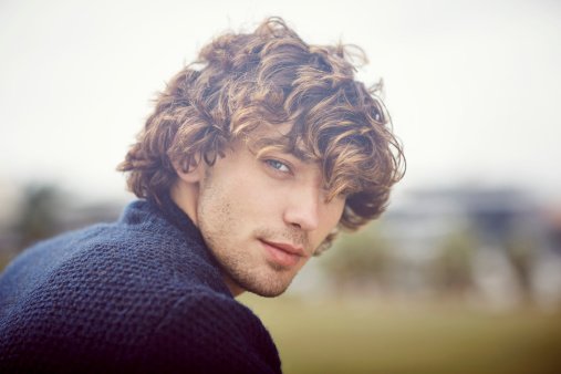 Portrait d'un jeune homme. | Photo : Getty Images