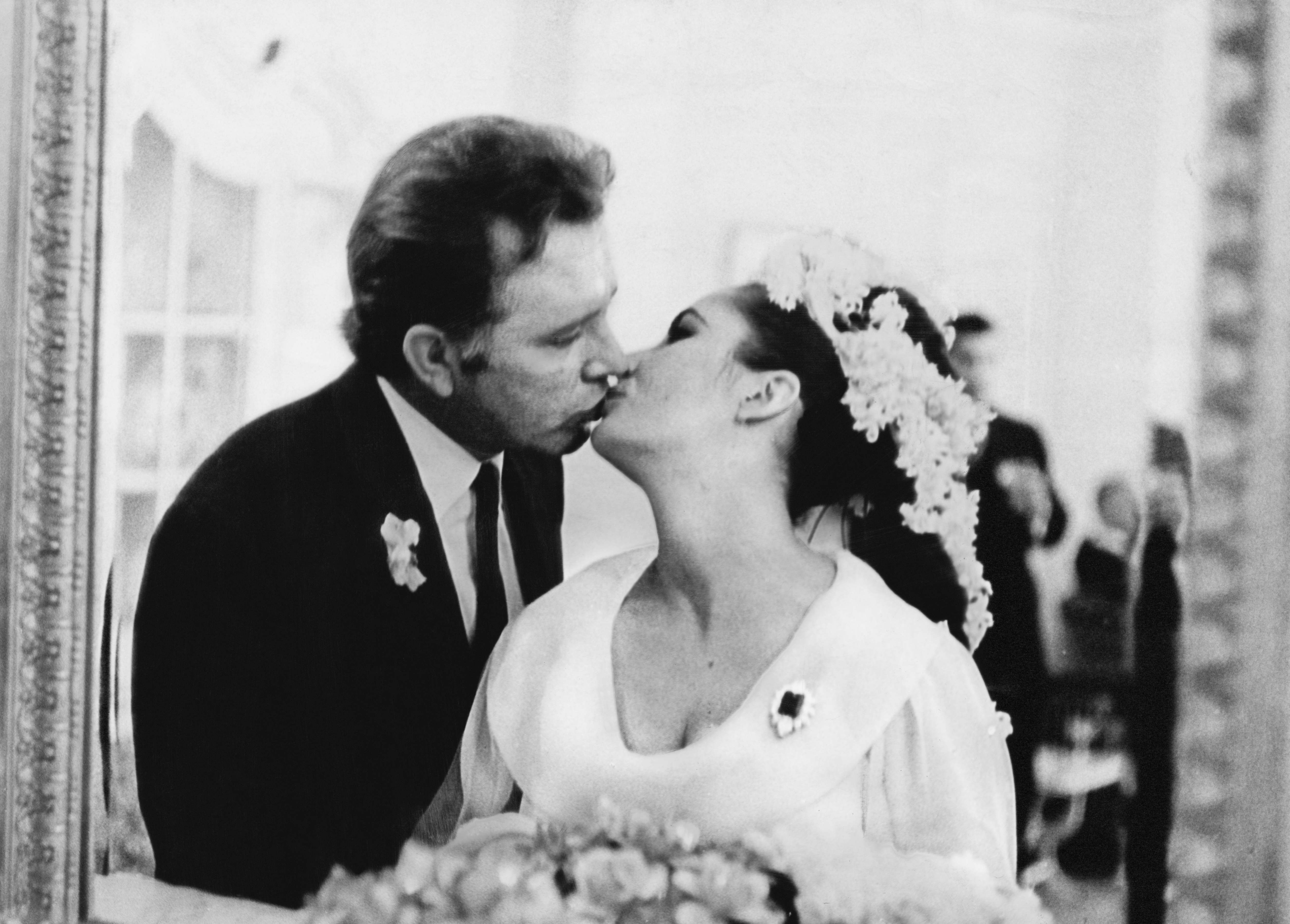 Elizabeth Taylor and Richard Burton at their wedding in 1964 in Montreal, Canada, in 1964. | Source: Getty Images