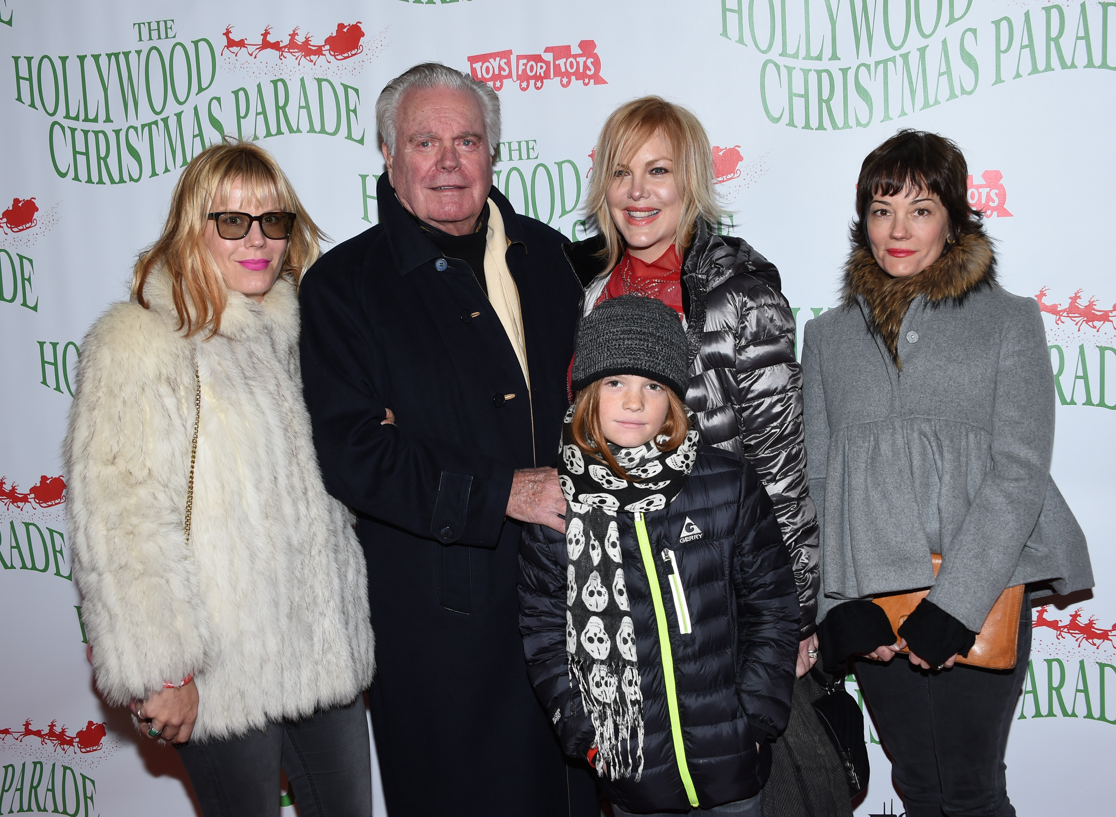 Robert Wagner with daughters and grandson arrive at the 85th annual Hollywood Christmas parade on Hollywood Boulevard on November 27, 2016. | Source: Getty Images