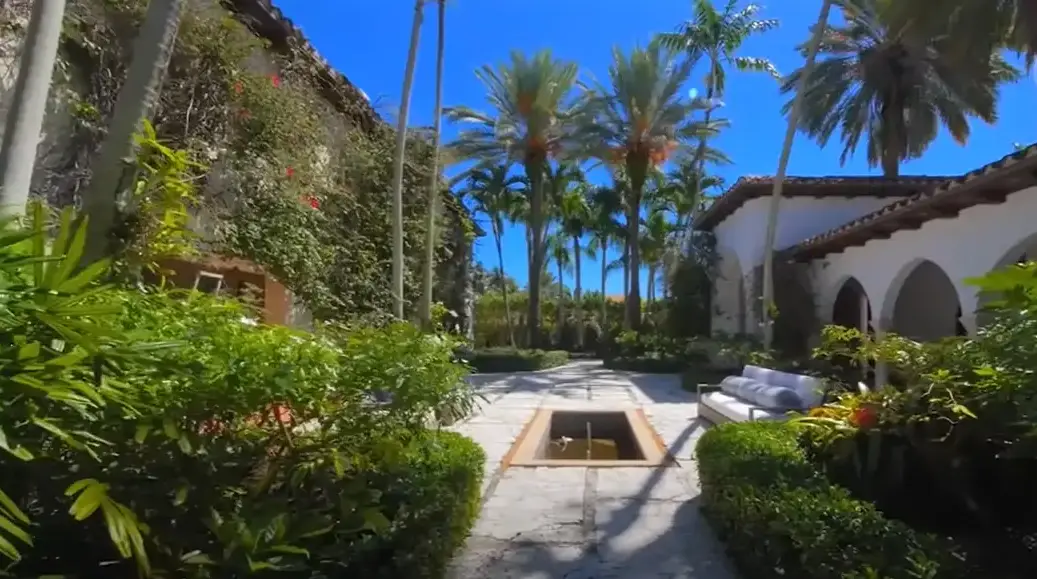 A picture showing Cher's former estate's outdoor space in Miami Beach, Florida | Source: YouTube/ALLABOUT