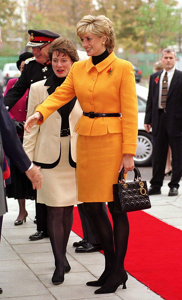 Princess Diana arriving At The Liverpool Women's Hospital, Merseyside in November 1995. | Source: Getty Images