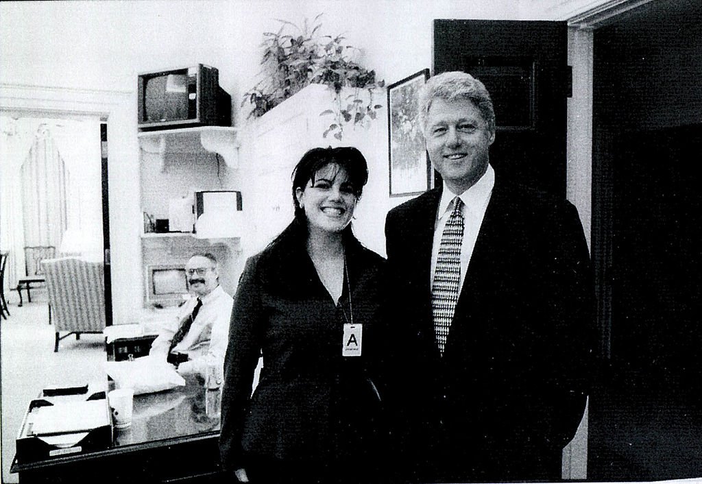 Bill Clinton und Monica Lewinsky | Quelle: Getty Images