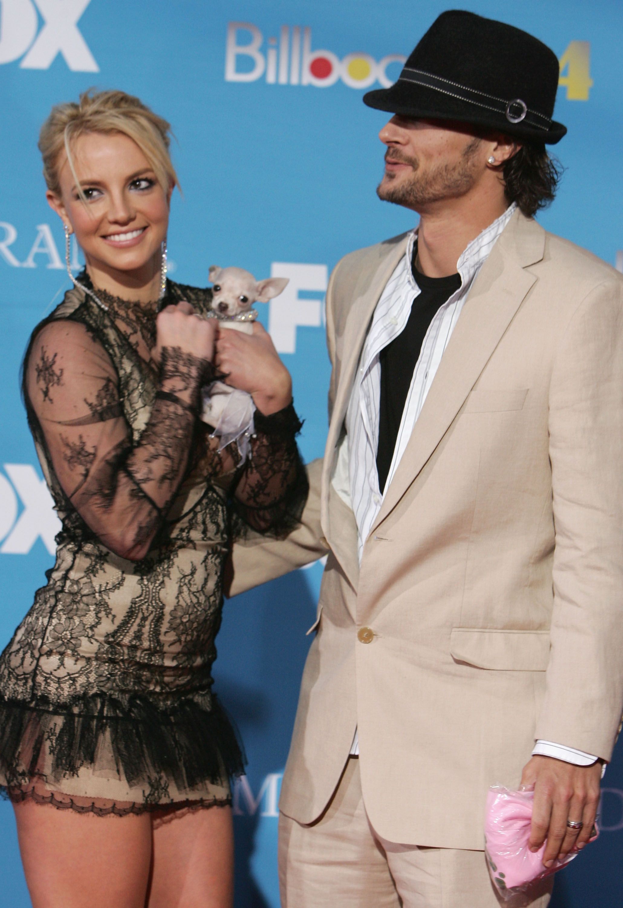 Britney Spears and husband Kevin Federline arrive at the 2004 Billboard Music Awards. | Source: Getty Images