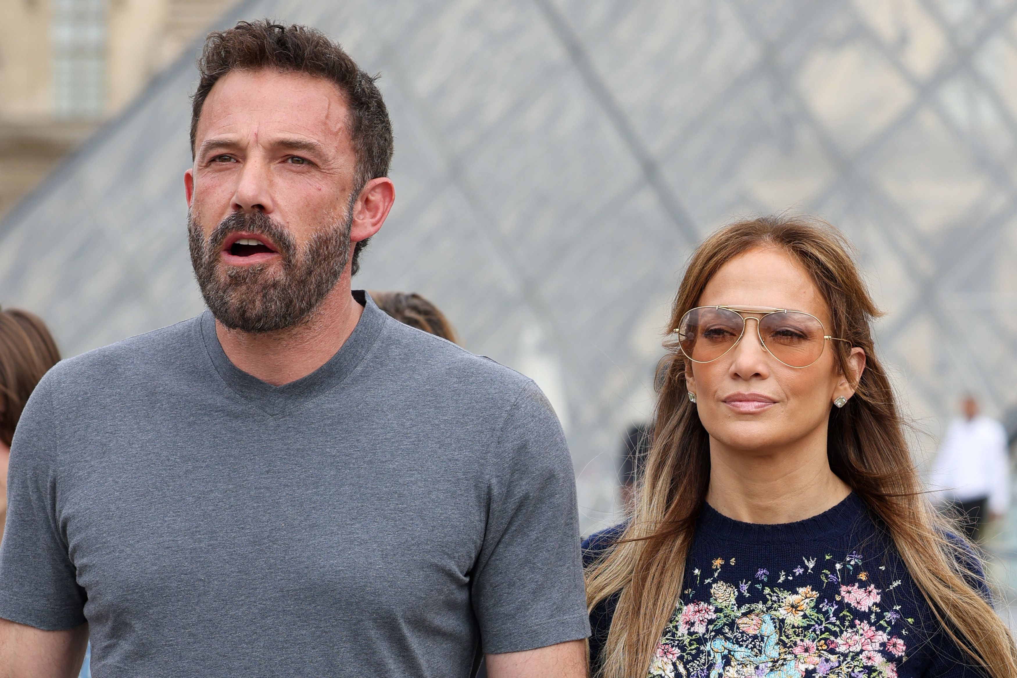 Jennifer Lopez and Ben Affleck at the Louvre Museum on July 26, 2022, in Paris, France | Source: Getty Images