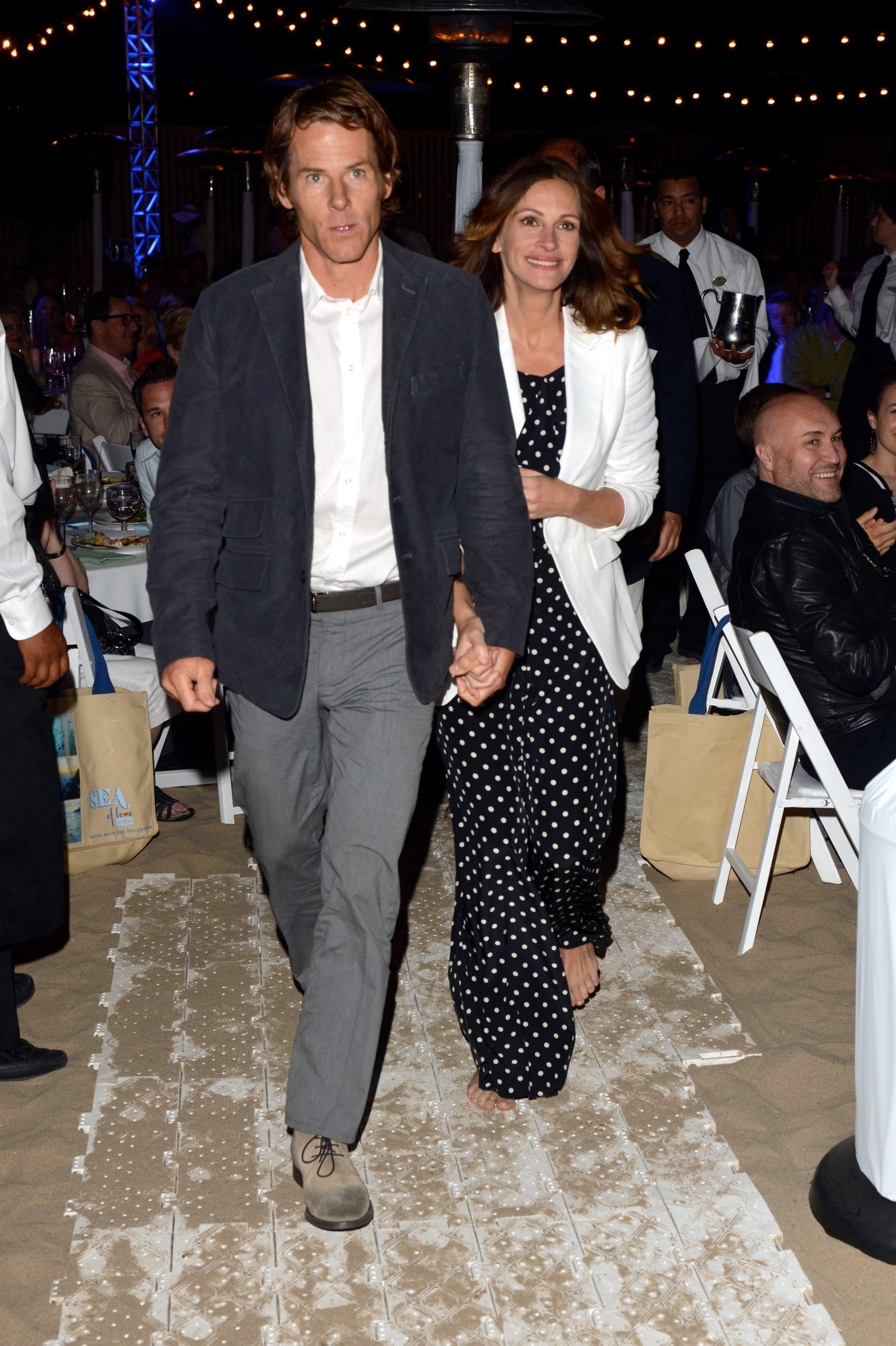 Daniel Moder and Julia Roberts at Heal The Bay's "Bring Back The Beach" Annual Awards Presentation & Dinner in Santa Monica, California on May 17, 2012 | Source: Getty Images