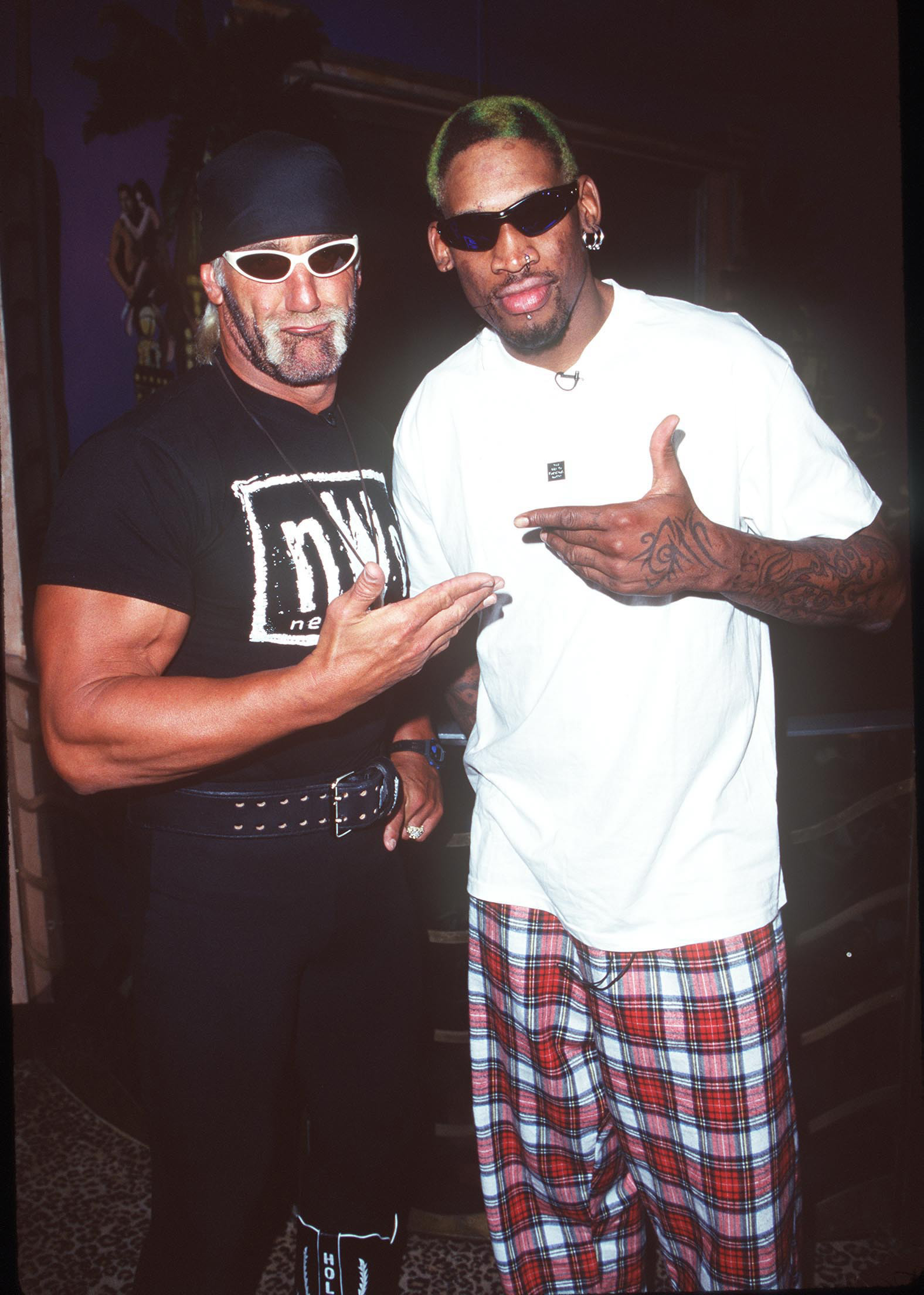 Hulk Hogan and Dennis Rodman during a press conference in Beverly Hills, California, 1998. | Source: Getty Images