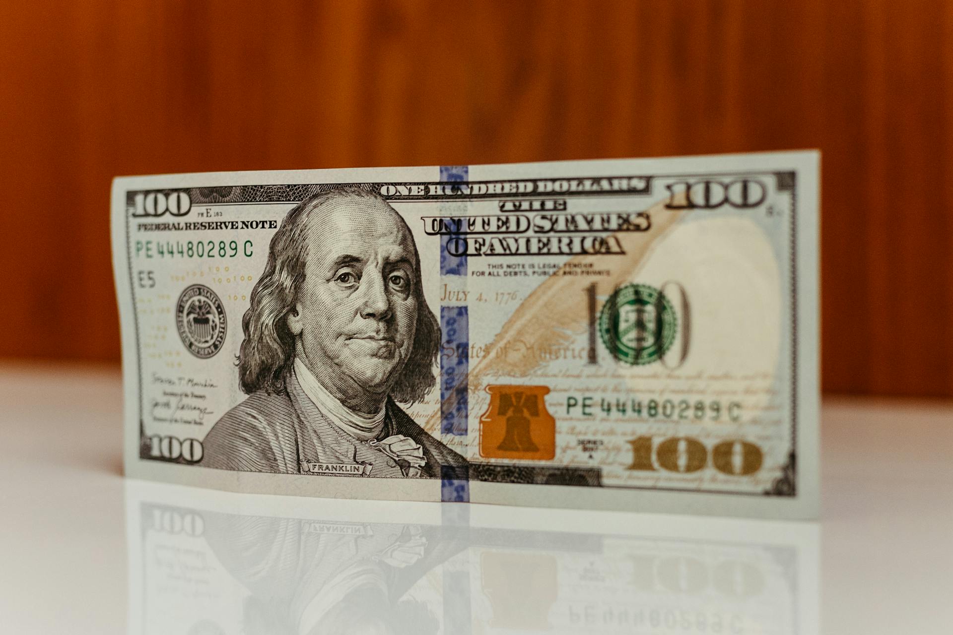 A hundred dollar bill | Source: Pexels