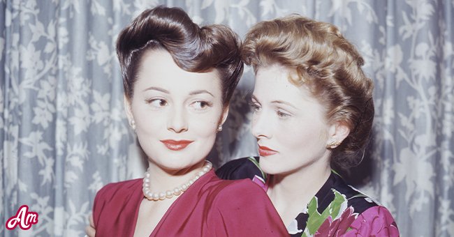 Actress Olivia de Havilland (left) with her sister, actress Joan Fontaine, circa 1945. | Source: Getty Images