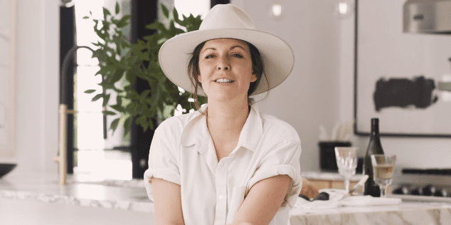Leanne Ford showing her minimalist retreat home in February 2020 | Photo: YouTube/House Beautiful