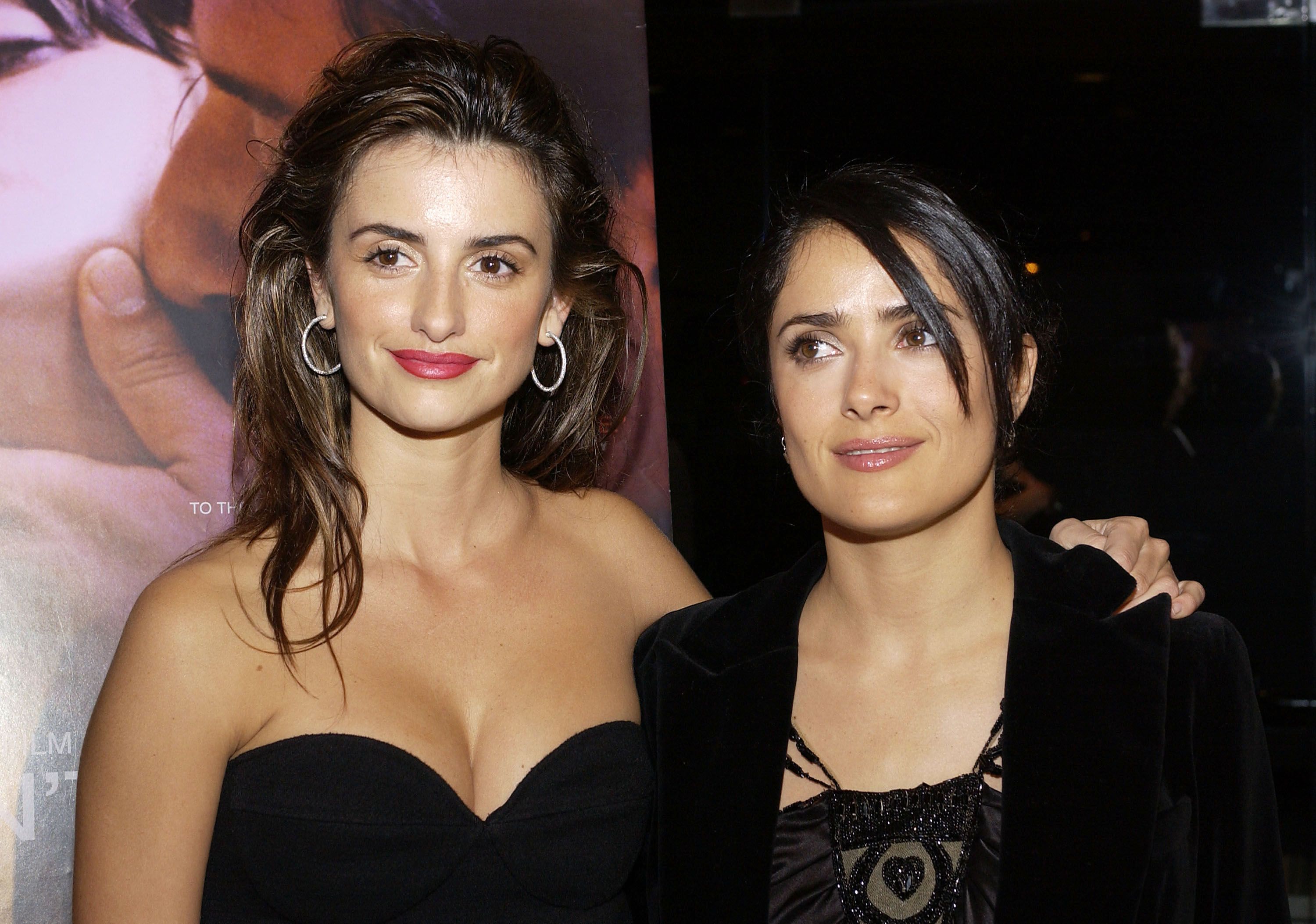 Penelope Cruz and Salma Hayek at a screening of "Don't Move" on March 13, 2005 | Photo: Getty Images