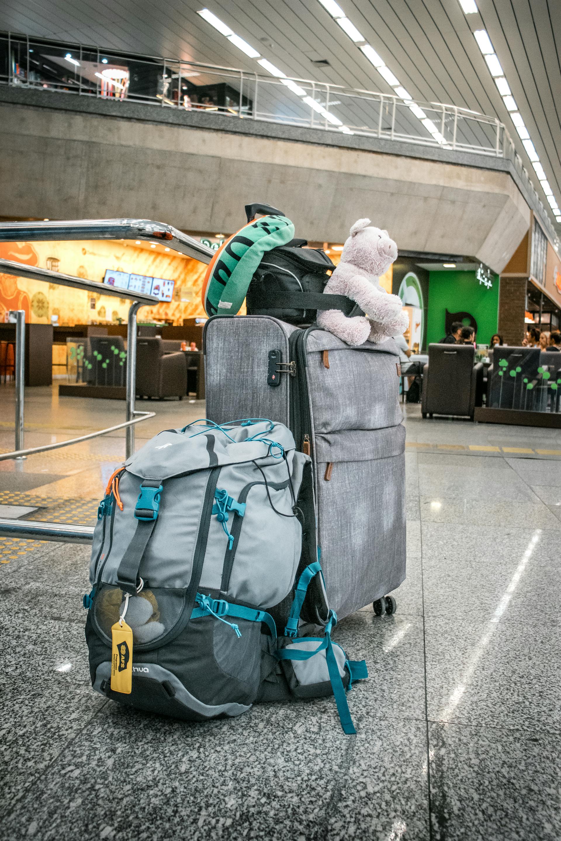 Bags at an airport | Source: Pexels