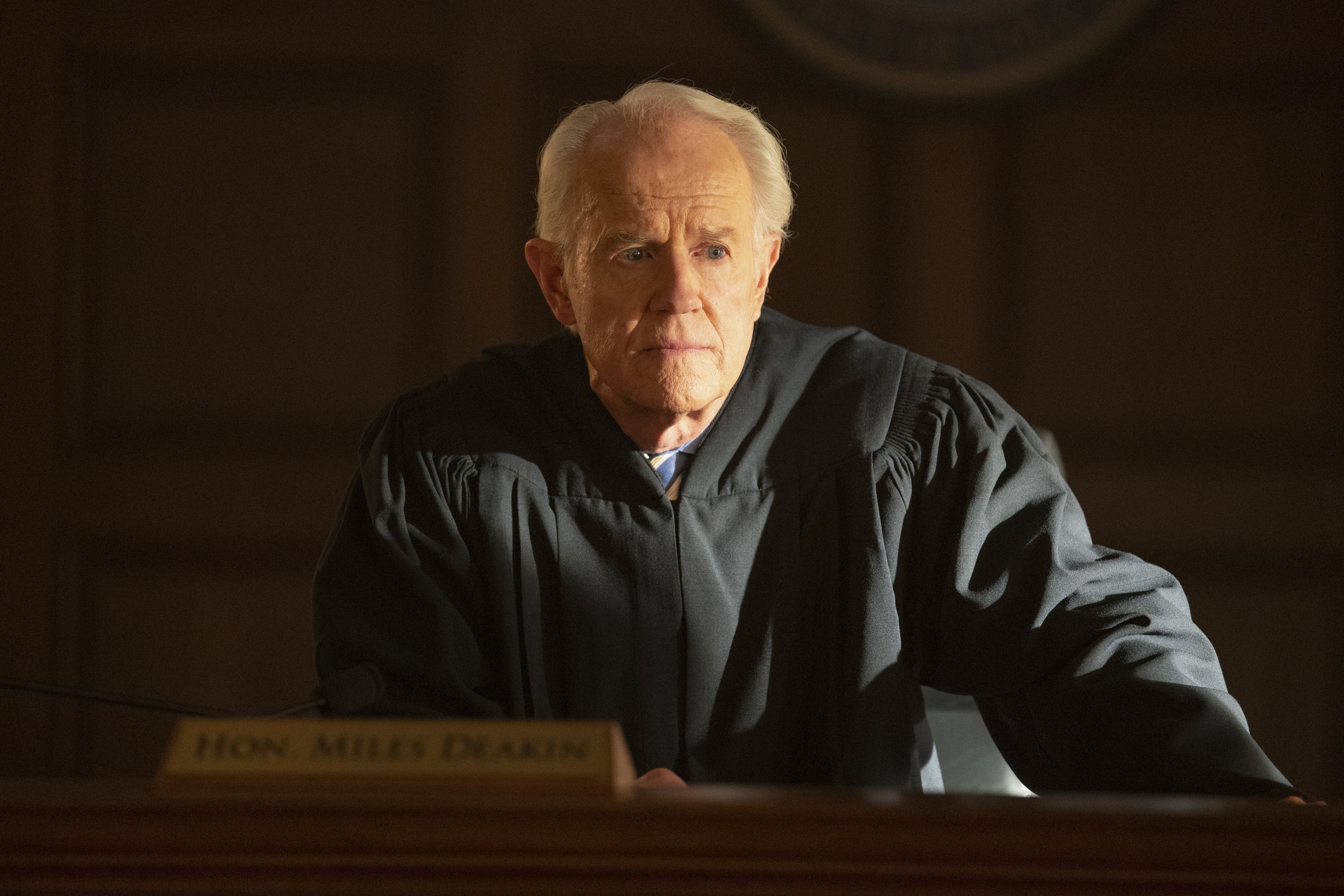Mike Farrell as Judge Miles Deakin on the set of "NCIS" on March 21, 2019 | Source: Getty Images