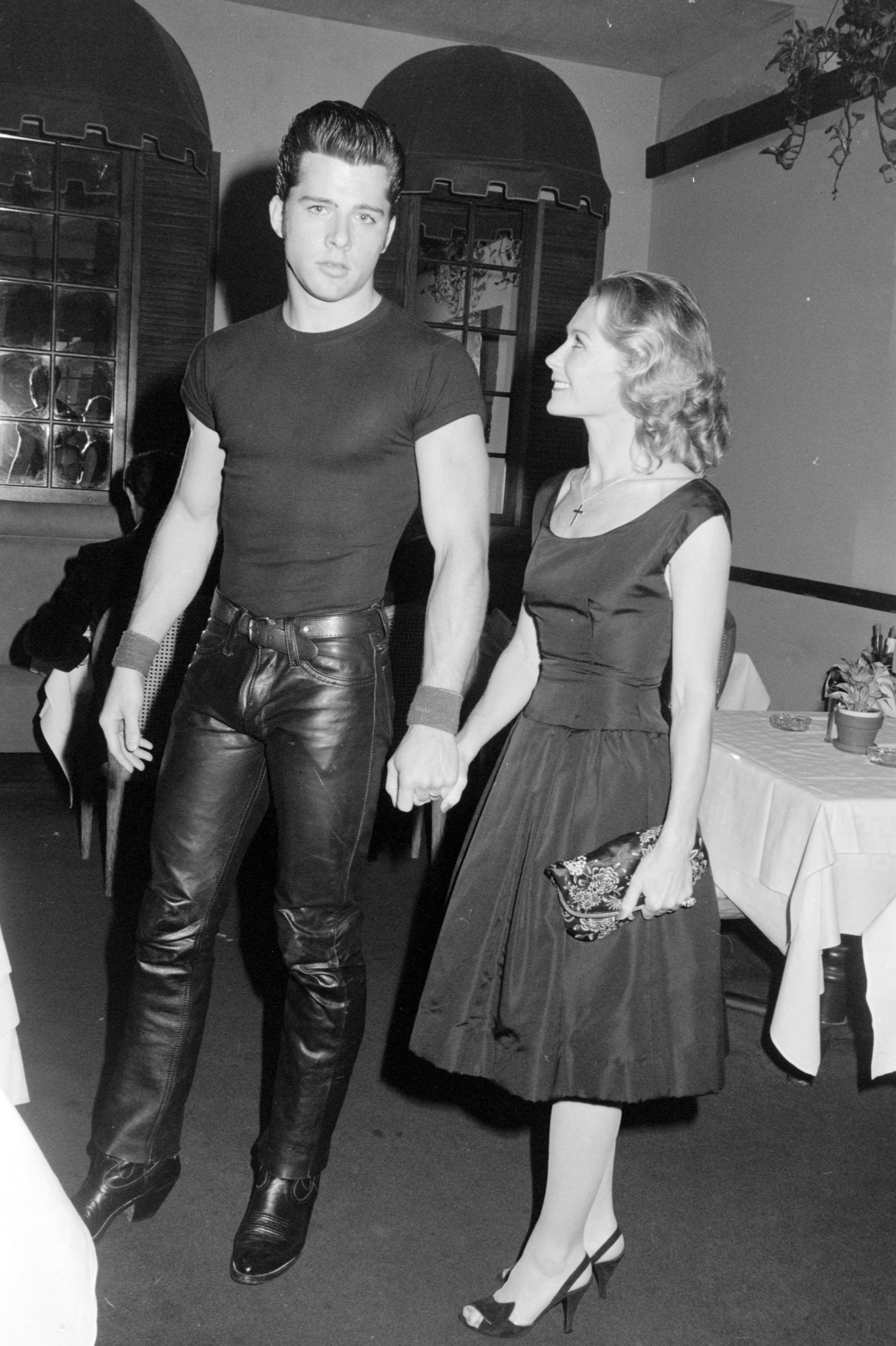 Maxwell Caulfield and the actress attend a party on February 17, 1982, in Beverly Hills, California. | Source: Getty Images