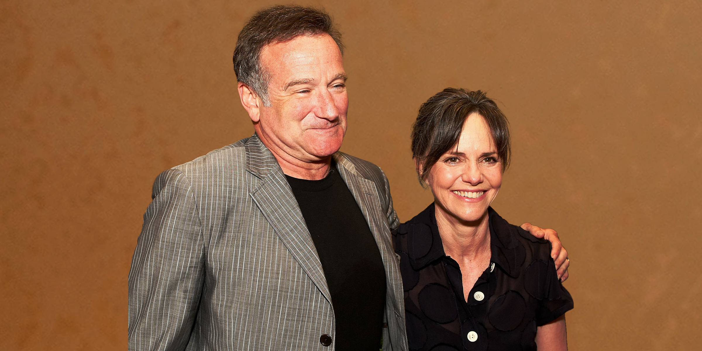 Robin Williams and Sally Field | Source: Getty Images