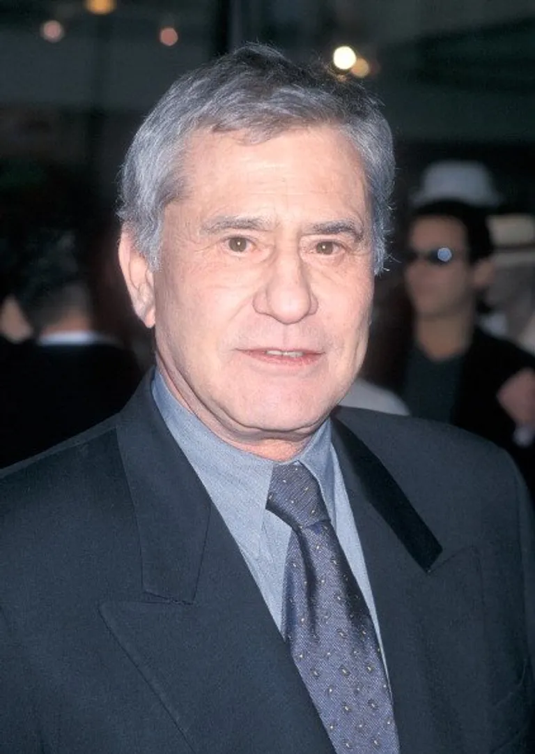 James Farentino on November 19, 1998 at 6363 Hollywood Boulevard in Hollywood, California. | Photo: Getty Images