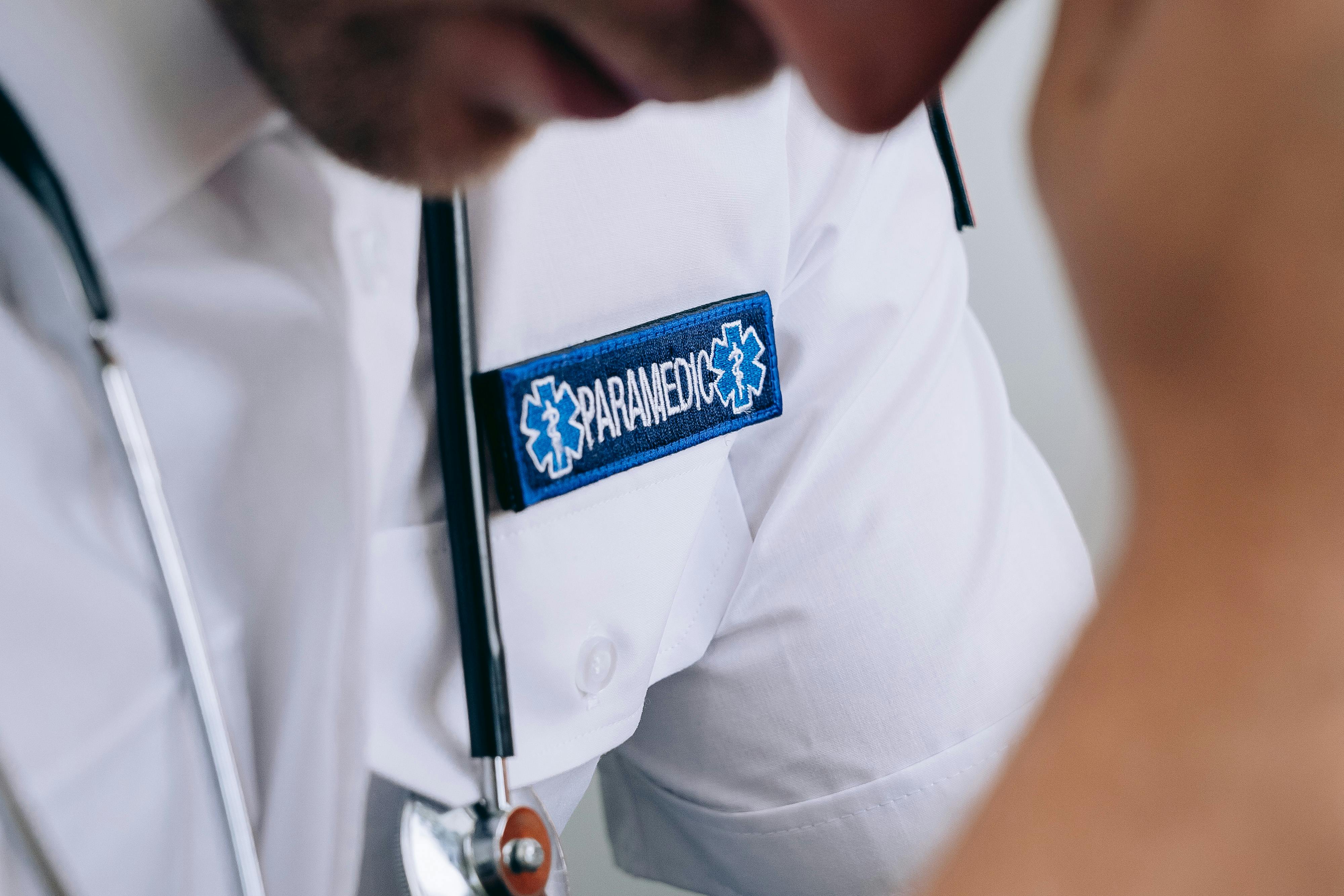 A close-up of a paramedic's uniform | Source: Pexels