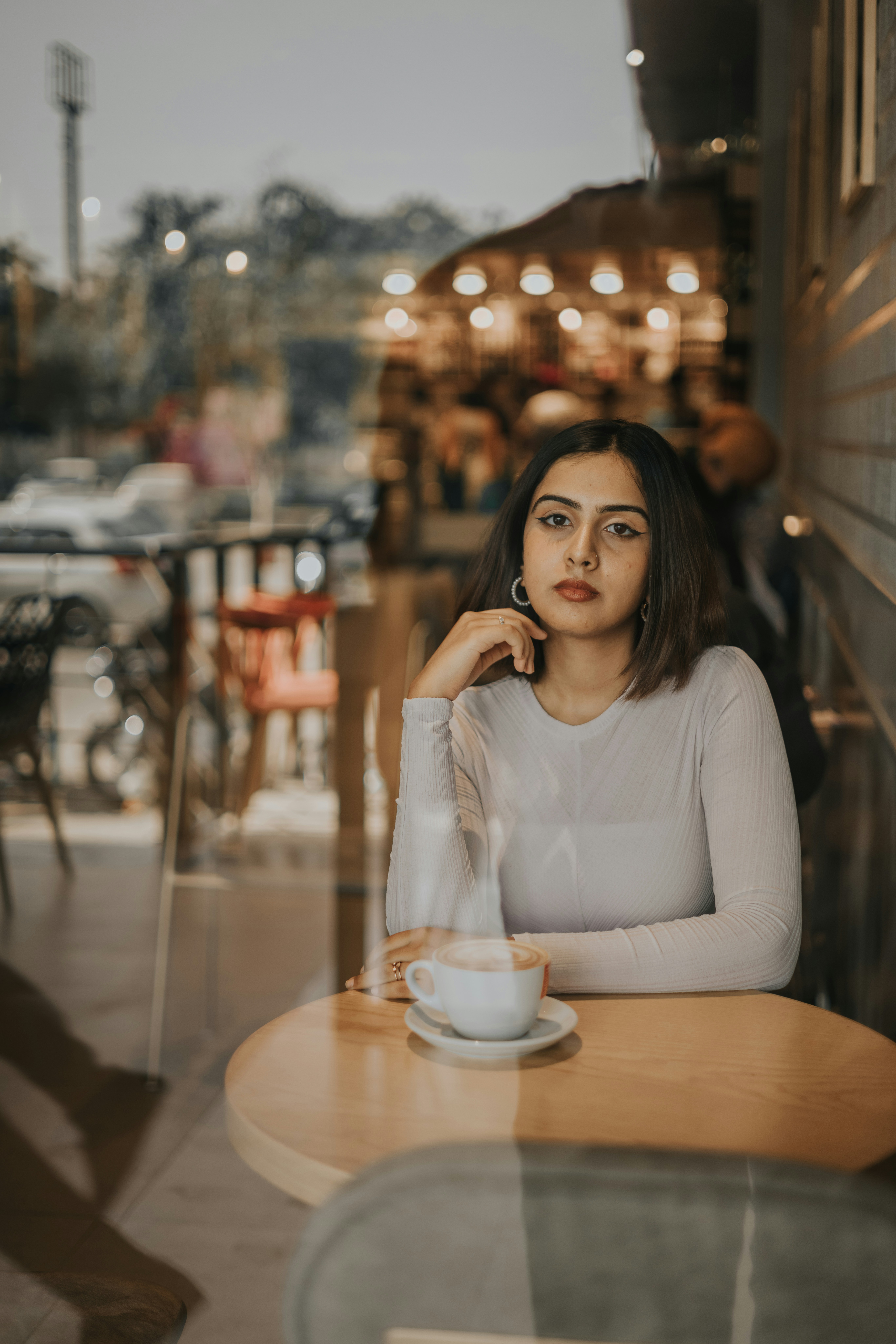 A young girl at a cafe | Source: Unsplash
