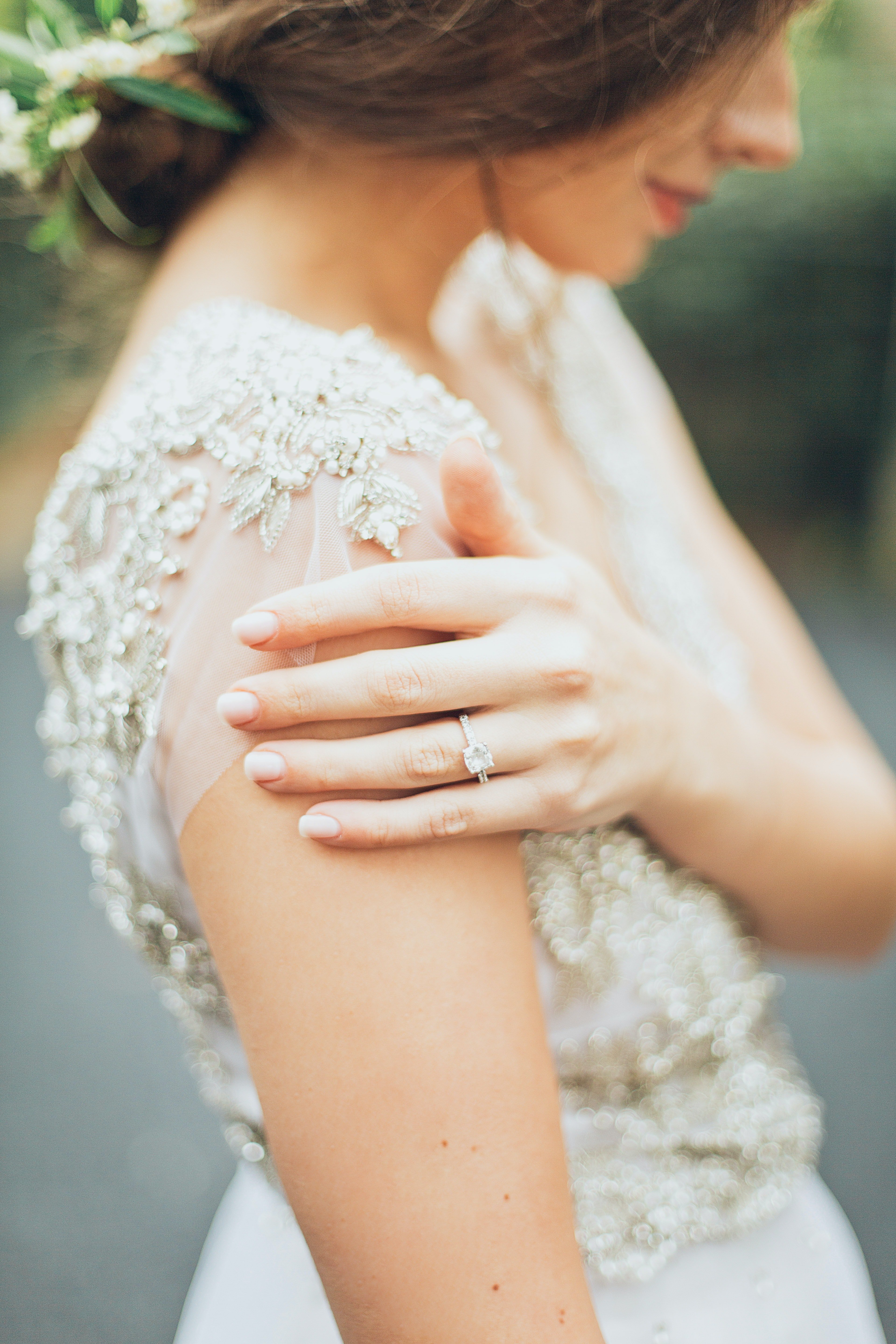 Sasha looked stunning in her wedding dress | Photo: Pexels