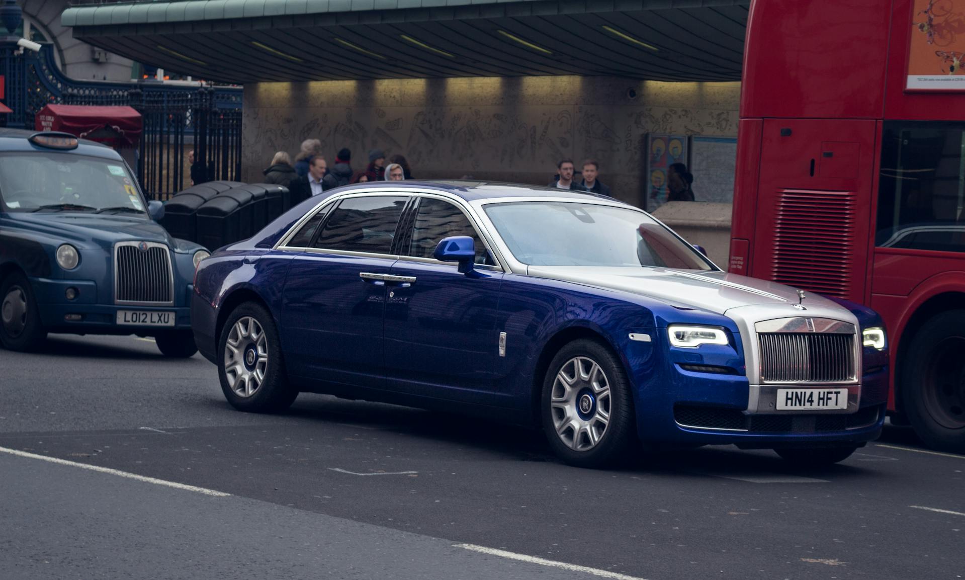 A Rolls-Royce sedan | Source: Pexels