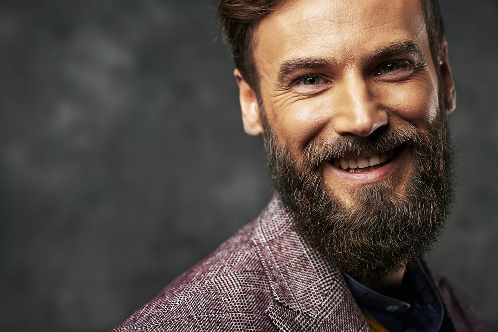 Un homme avec une barbe interessante. | Photo : Shutterstock Un homme avec une barbe interessante. | Photo : Shutterstock