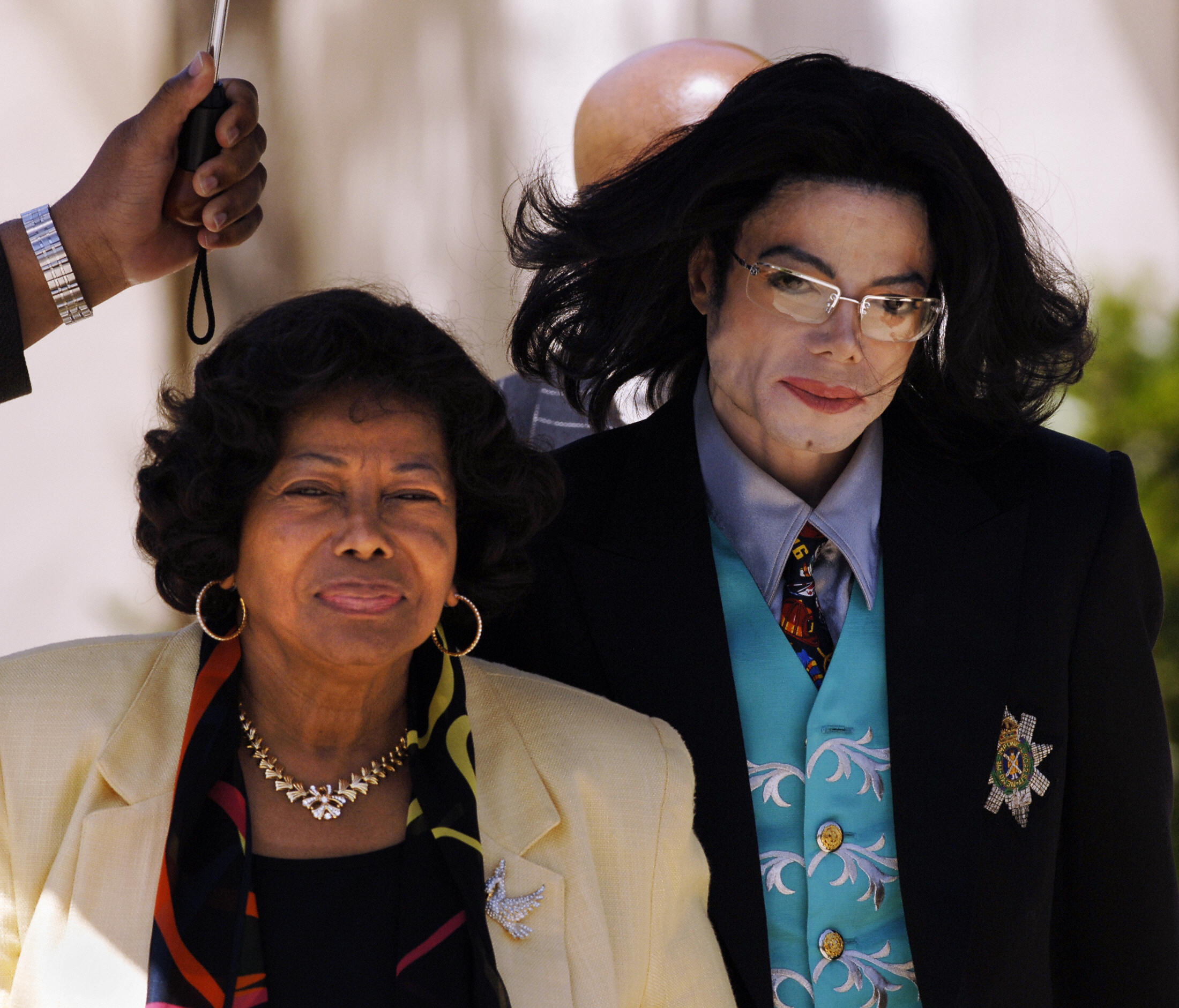 Katherine and Michael Jackson depart from Santa Barbara County Court on April 21, 2005 in Santa Maria, California. | Source: Getty Images