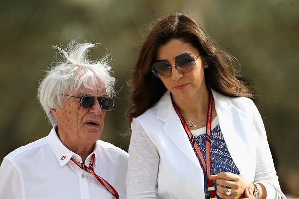 Bernie Ecclestone avec sa femme Fabiana  au Circuit International de Bahreïn le 8 avril 2018 à Bahreïn, Bahreïn. | Photo : Getty Images