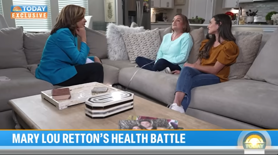 Mary Lou Retton in her Texas home with her daughter Shayla Kelley and Today's Hoda Kotb from a video dated January 8, 2024 | Source: youtube.com/@TODAY