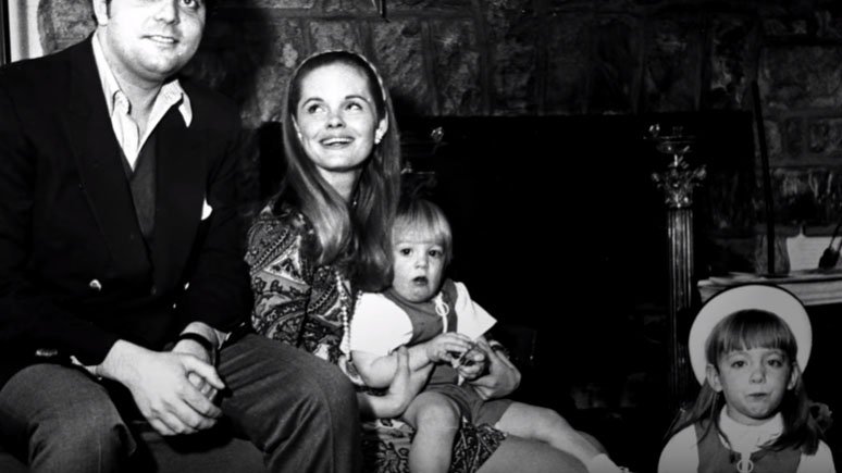 Jullie Mannix and her family/ Source: YouTube/ Secret Storms
