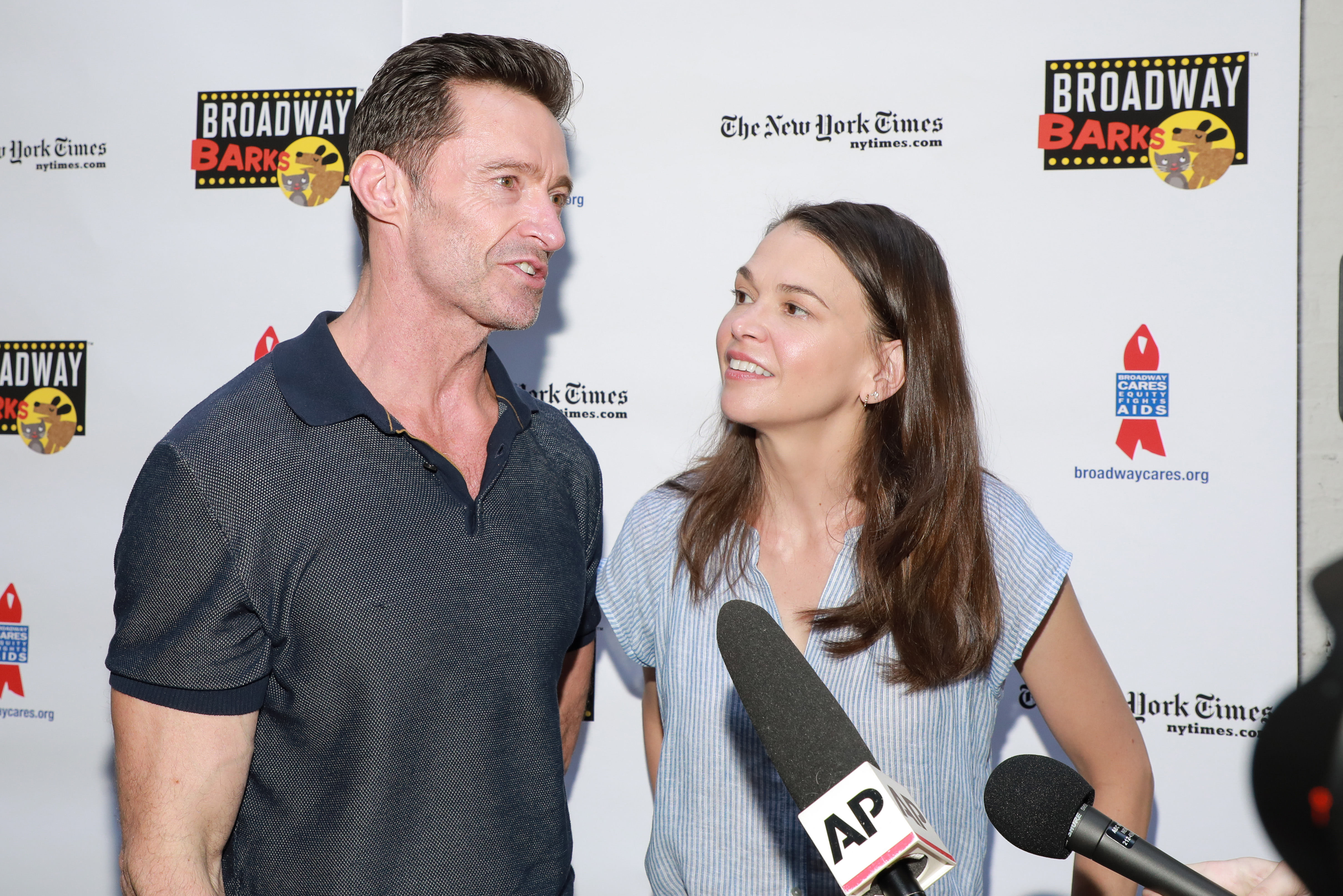 Hugh Jackman and Sutton Foster at the Broadway Barks event in New York City on July 9, 2022. | Source: Getty Images