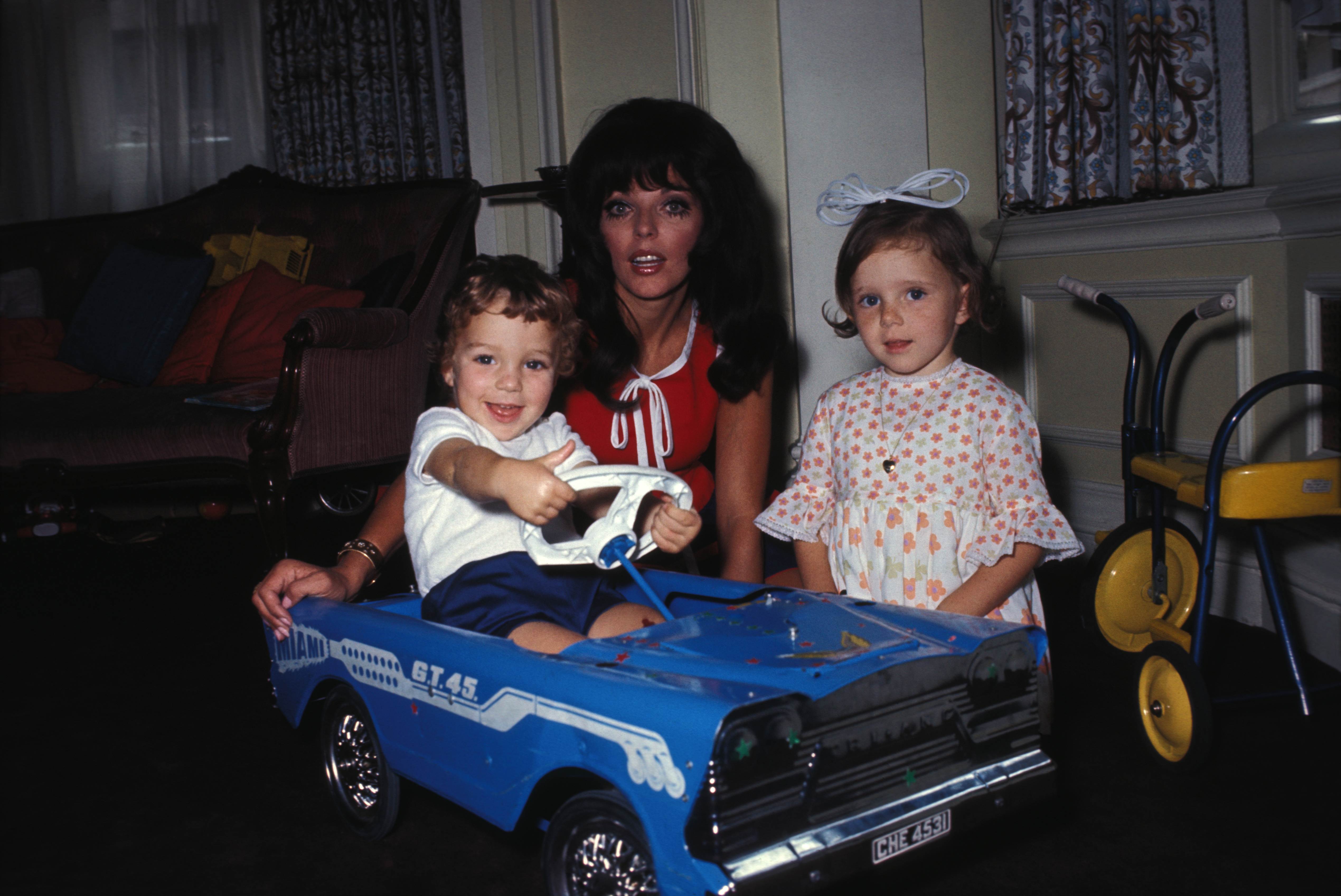 An undated photograph of Joan Collins and her children at home in California | Sources: Getty Images