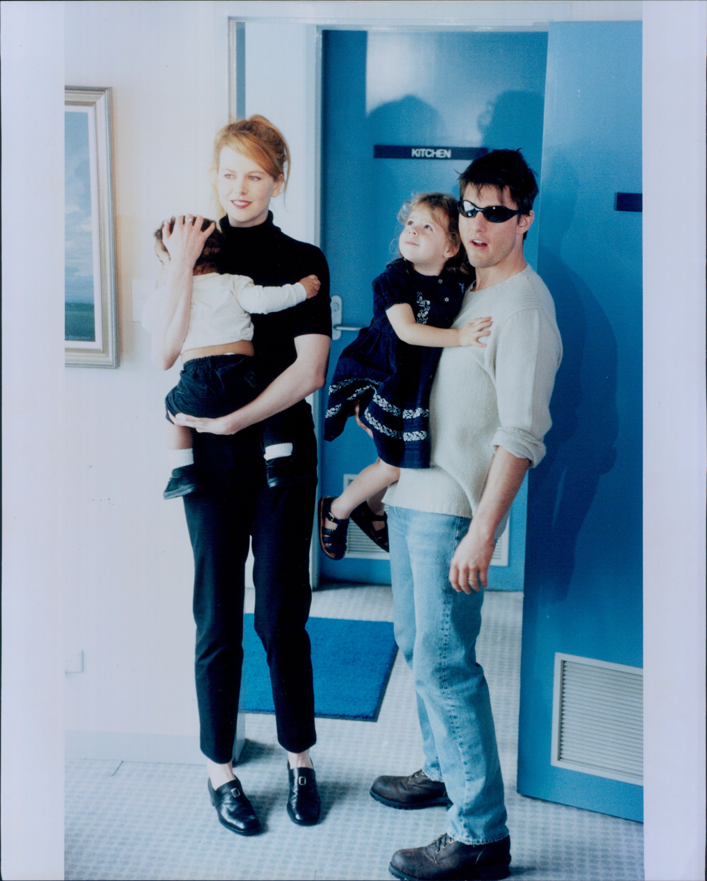 Tom Cruise, Nicole Kidman y sus hijos, el 24 de enero de 1996. | Foto: Getty Images