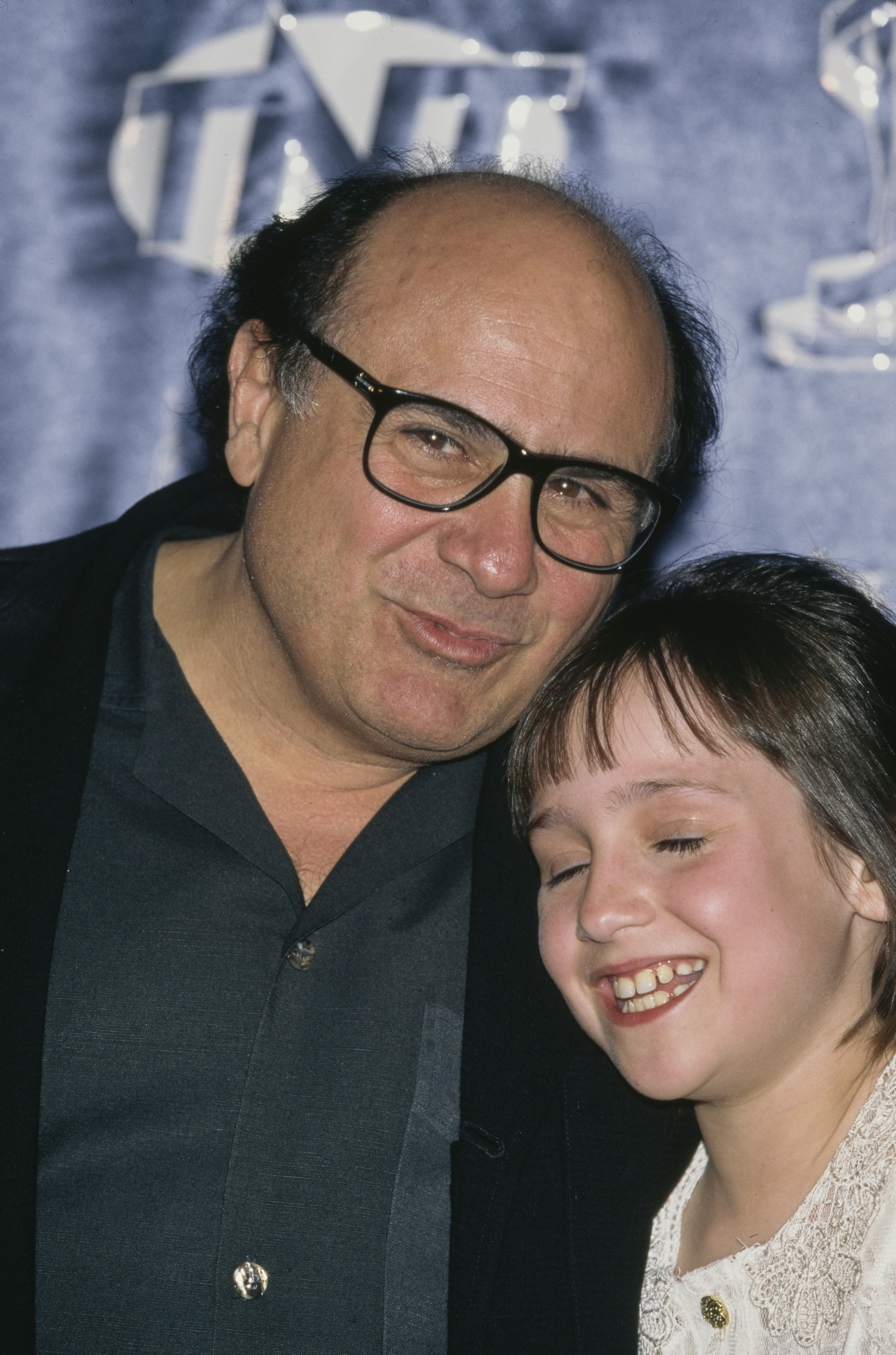 Danny DeVito and Mara Wilson attend the 1997 ShoWest Awards at the MGM Grand Hotel on March 6, 1997 in Las Vegas, Nevada. | Source: Getty Images
